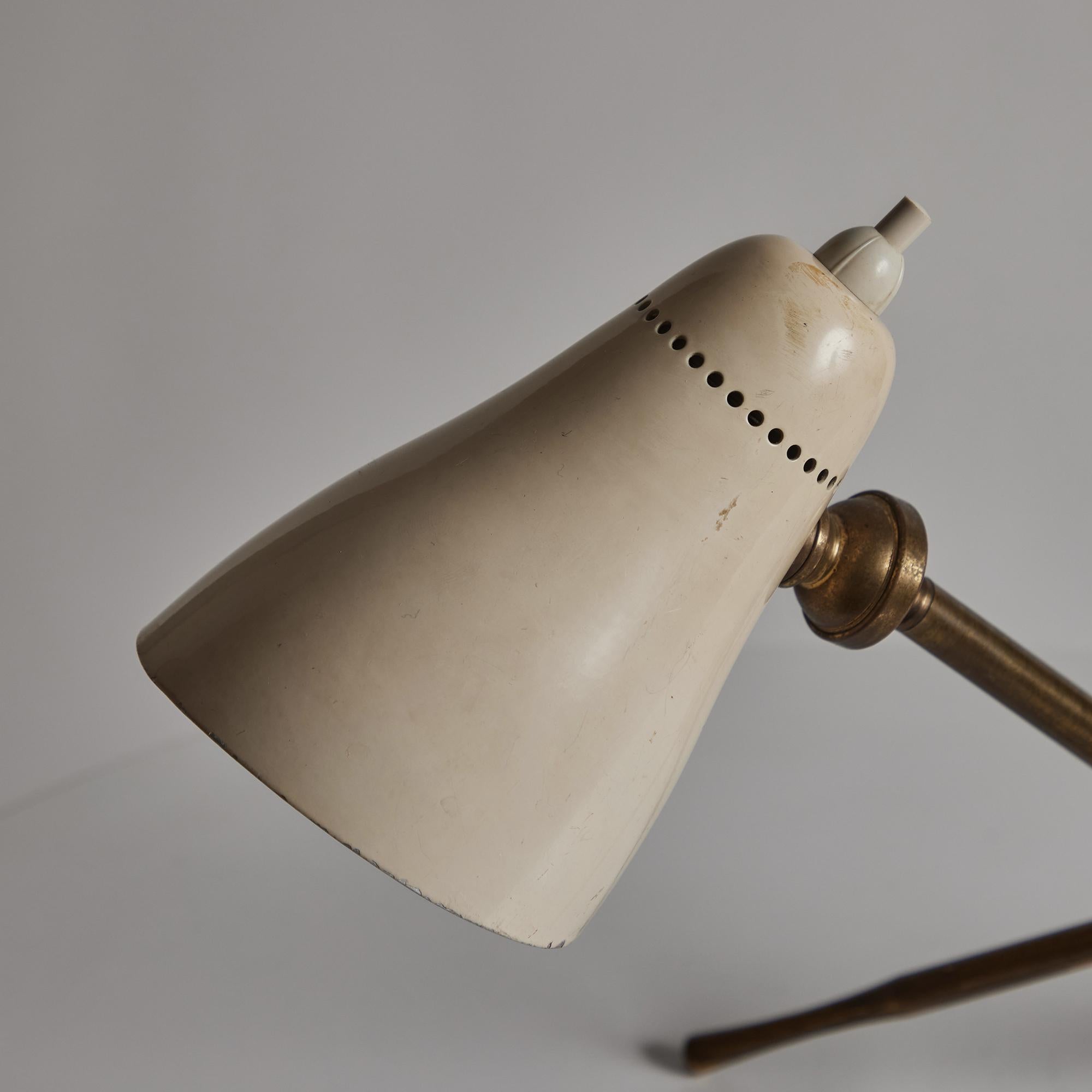 Giuseppe Ostuni, Modell #215 'Ochetta' Wand- oder Tischlampe aus Metall und Messing für O-Luce im Angebot 4
