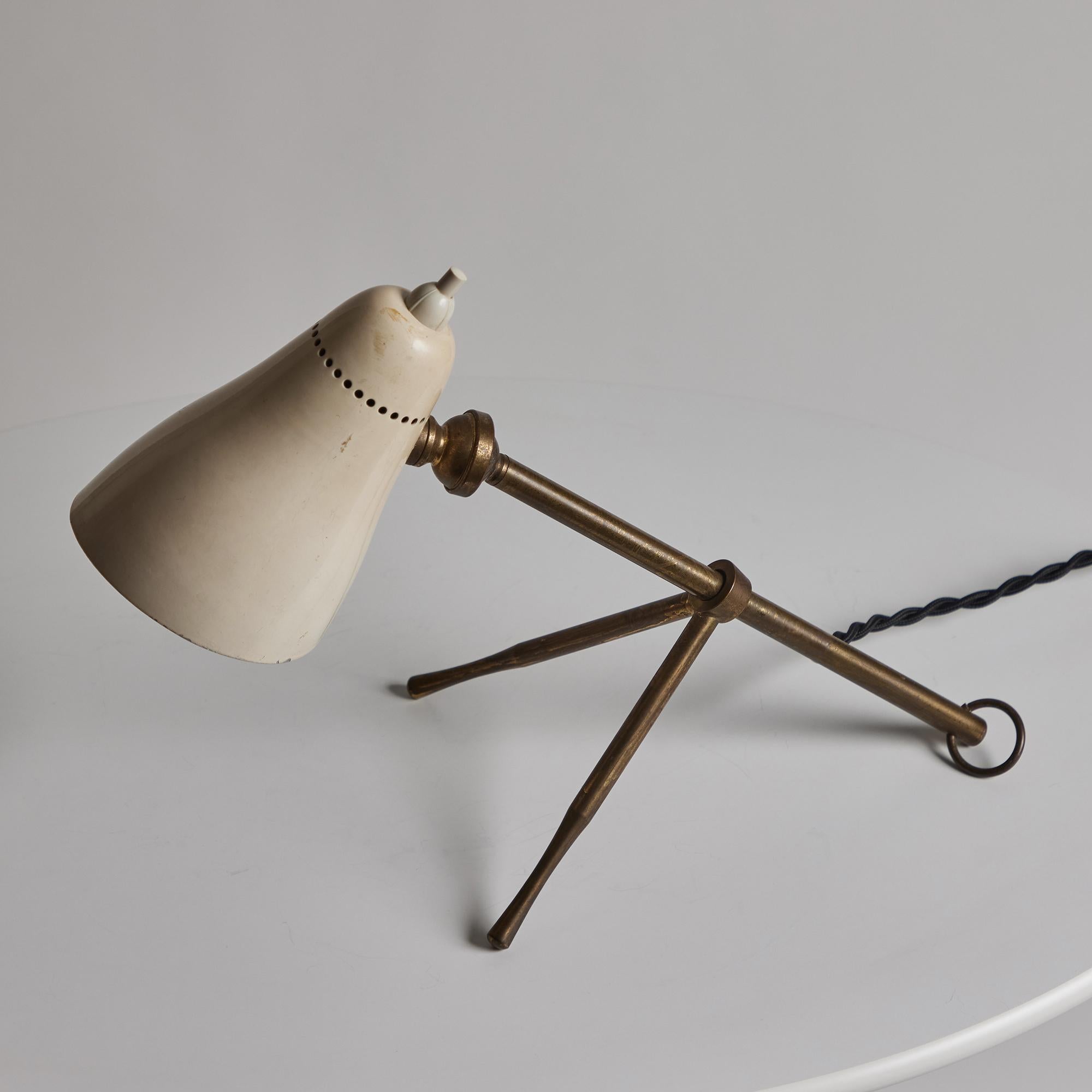 Giuseppe Ostuni, Modell #215 'Ochetta' Wand- oder Tischlampe aus Metall und Messing für O-Luce im Angebot 11