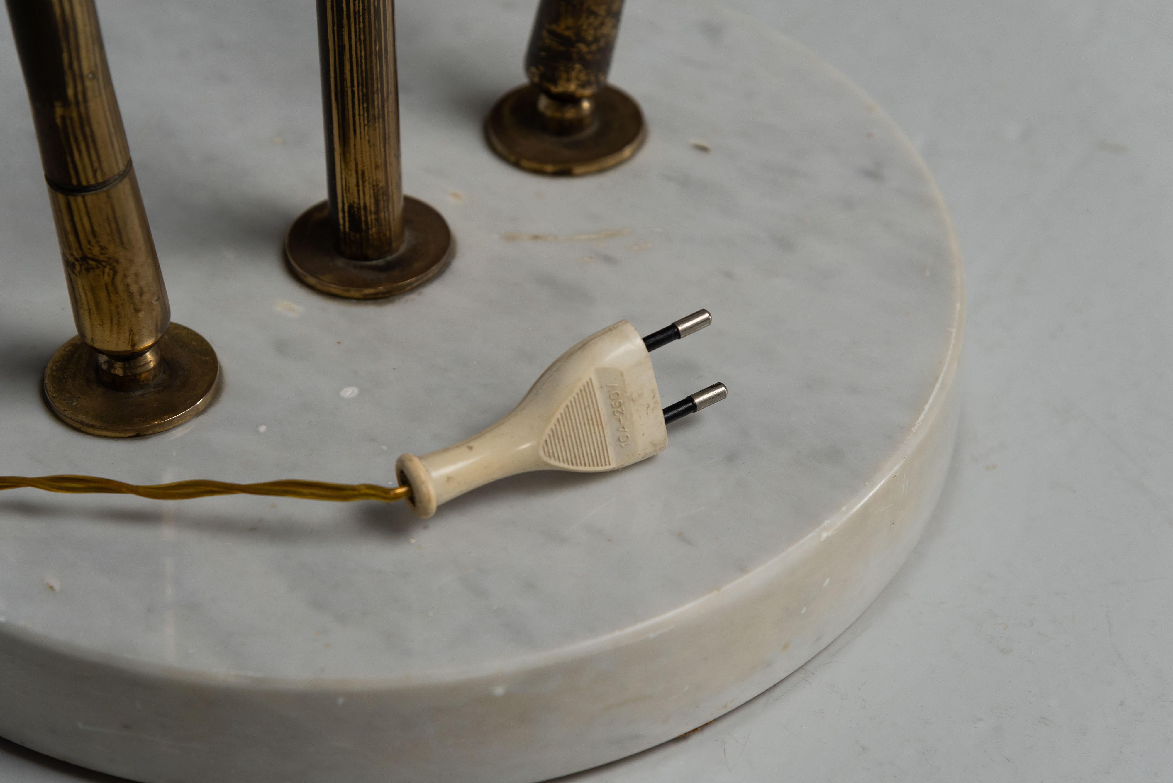 Lampadaire Giuseppe Ostuni modèle 339 Oluce Italie 1955 en vente 13
