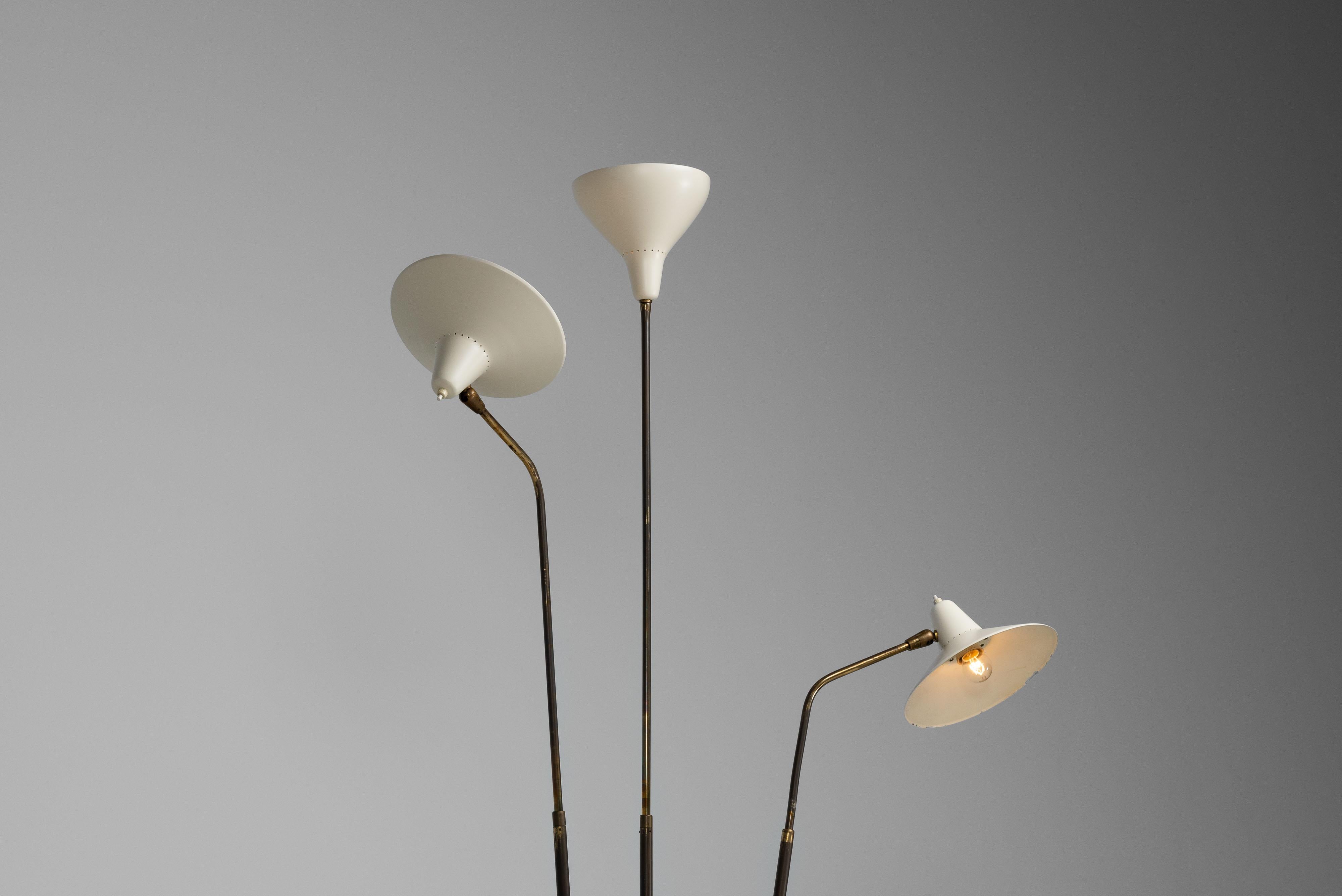 italien Lampadaire Giuseppe Ostuni modèle 339 Oluce Italie 1955 en vente