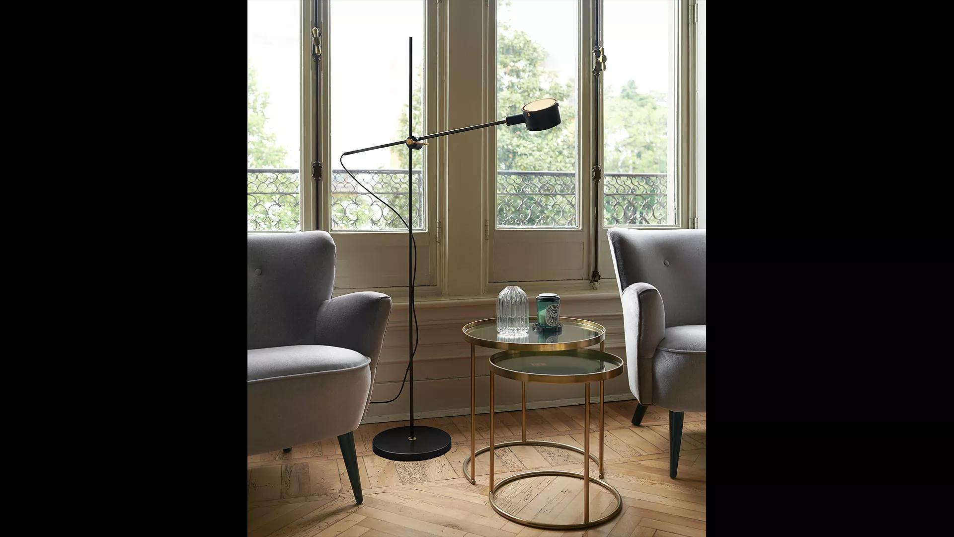 Mid-Century Modern Giuseppe Ostuni Model 352 'G.O.' Floor Lamp in Black for Oluce For Sale