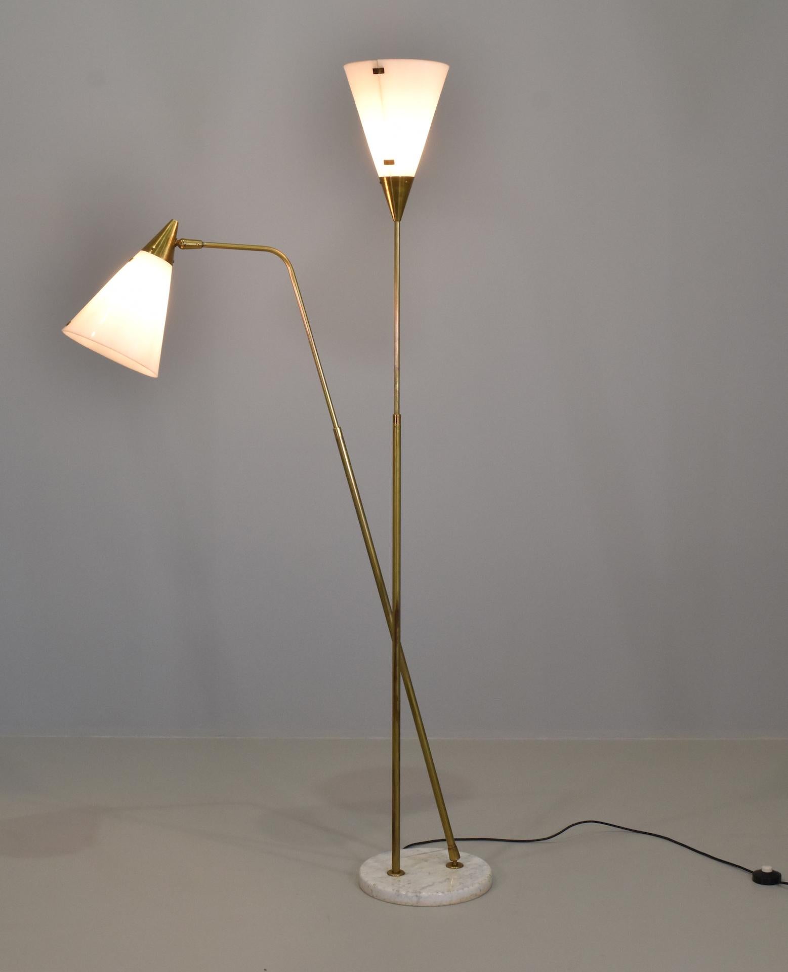 Giuseppe Ostuni Rare Adjustable Floor Lamp, Brass, Acrylic, O-Luce, Italy, 1950s For Sale 5