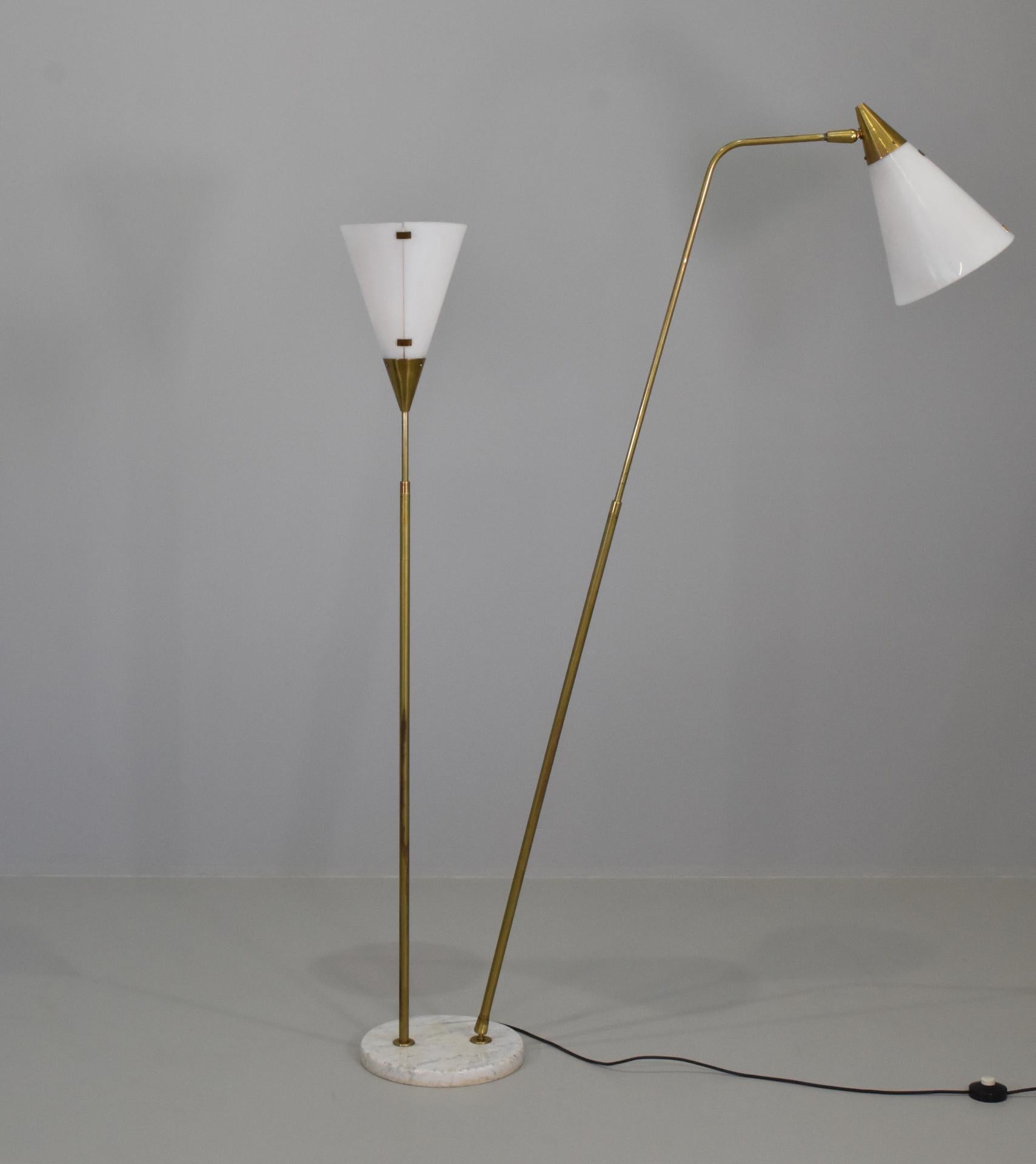 Giuseppe Ostuni Rare Adjustable Floor Lamp, Brass, Acrylic, O-Luce, Italy, 1950s For Sale 7