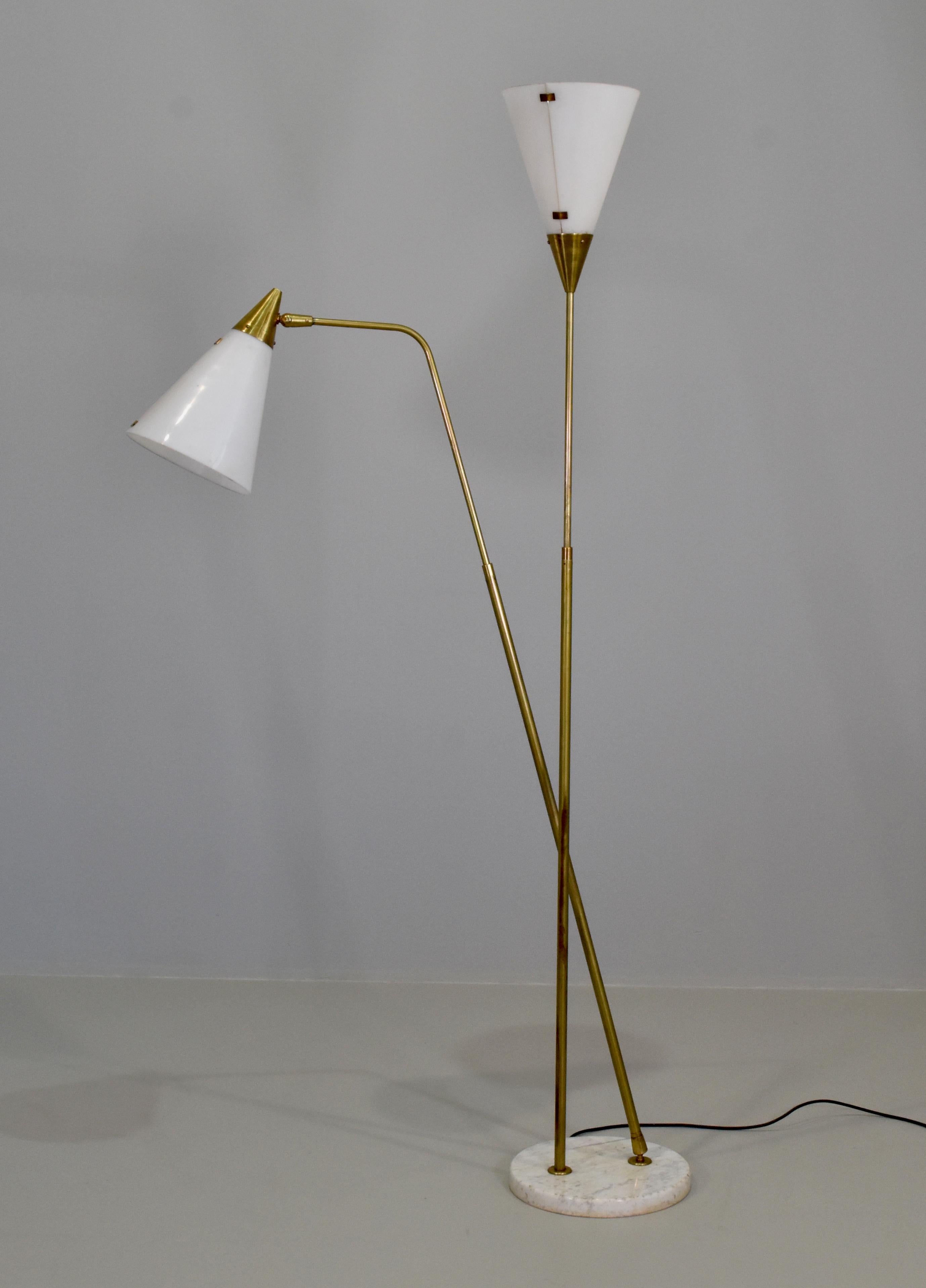 Mid-Century Modern Giuseppe Ostuni Rare Adjustable Floor Lamp, Brass, Acrylic, O-Luce, Italy, 1950s For Sale