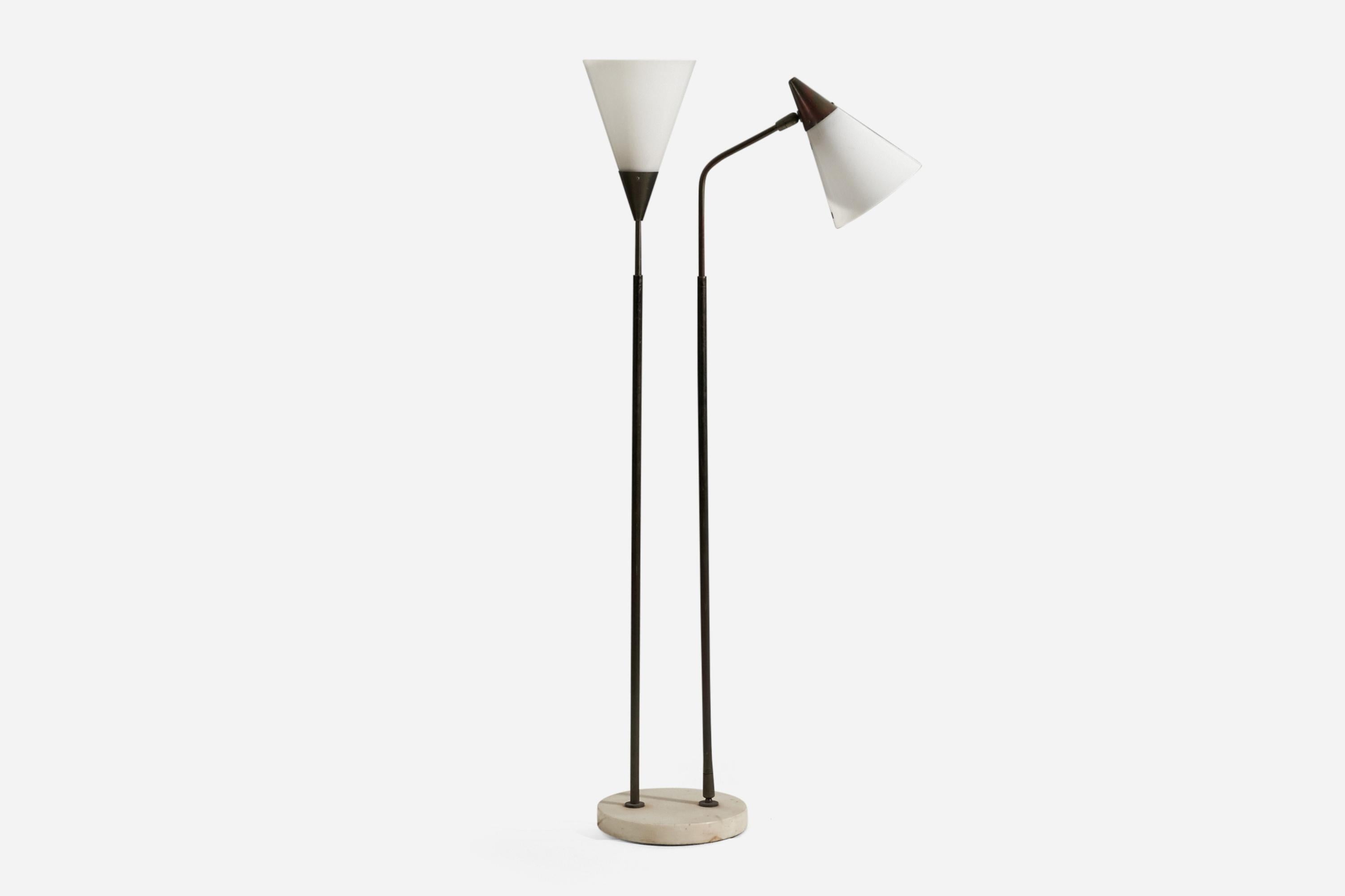 Giuseppe Ostuni Rare Adjustable Floor Lamp, Brass, Acrylic, O-Luce, Italy, 1950s In Good Condition In High Point, NC