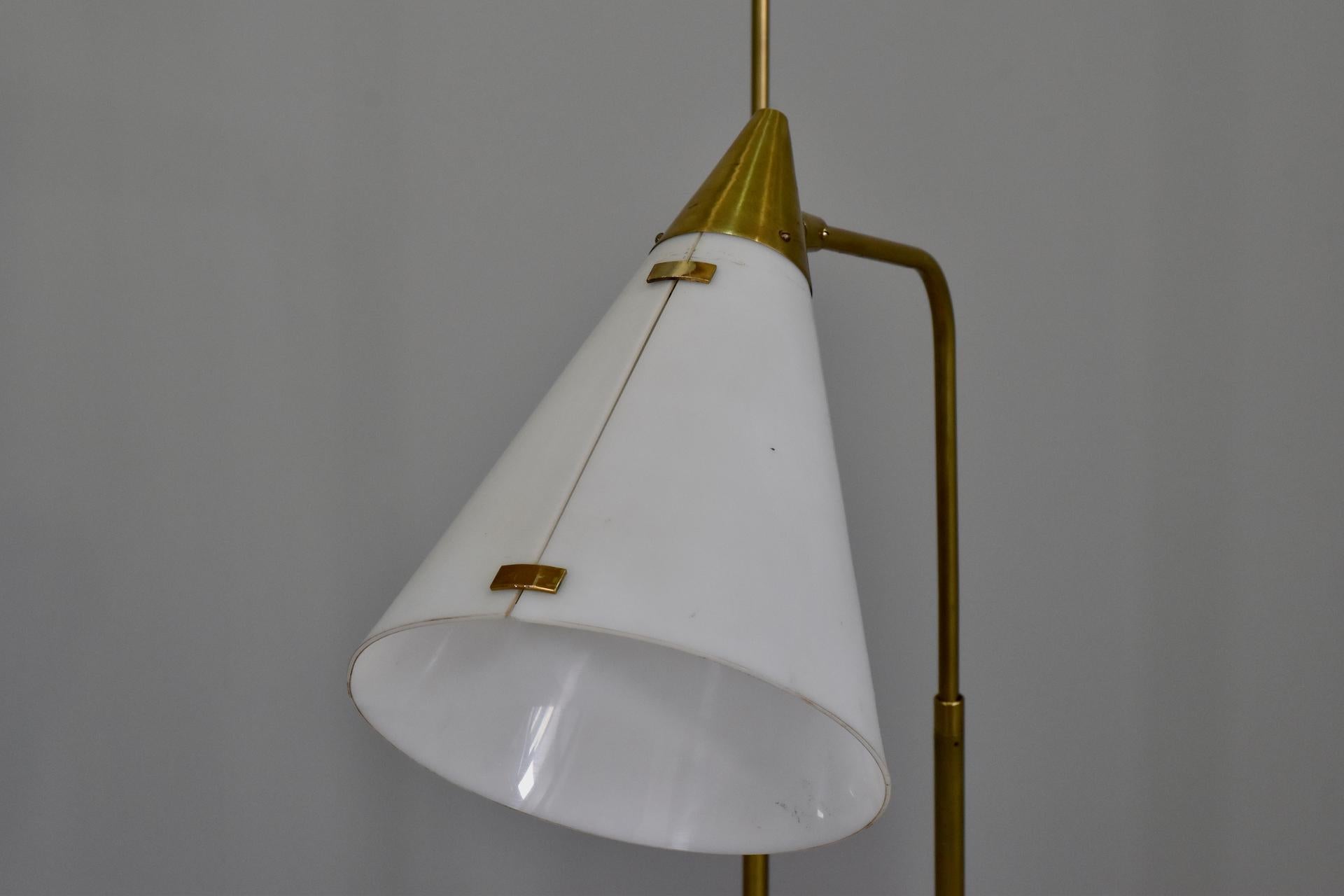 Giuseppe Ostuni Rare Adjustable Floor Lamp, Brass, Acrylic, O-Luce, Italy, 1950s For Sale 1