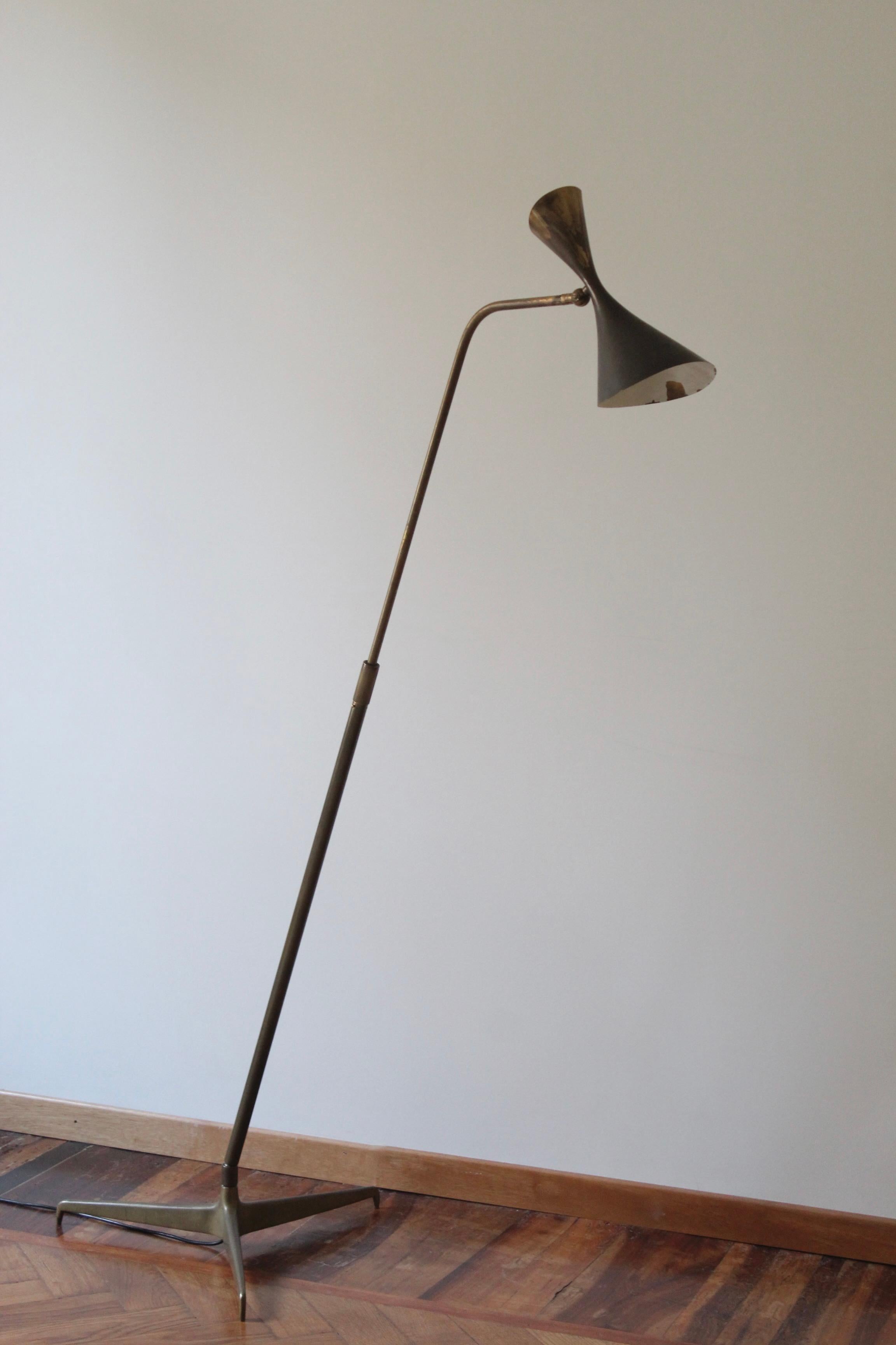 An adjustable brass lamp designed by Giuseppe Ostuni and produced by O-Luce, Italy, c. 1950s. 

 Dimensions variable, measured as illustrated in primary image.