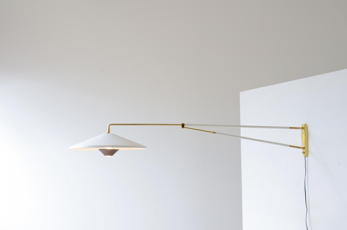 Giuseppe Ostuni, seltene Wandleuchte, verstellbar in allen Positionen von Oluce im Zustand „Hervorragend“ im Angebot in Milano, IT