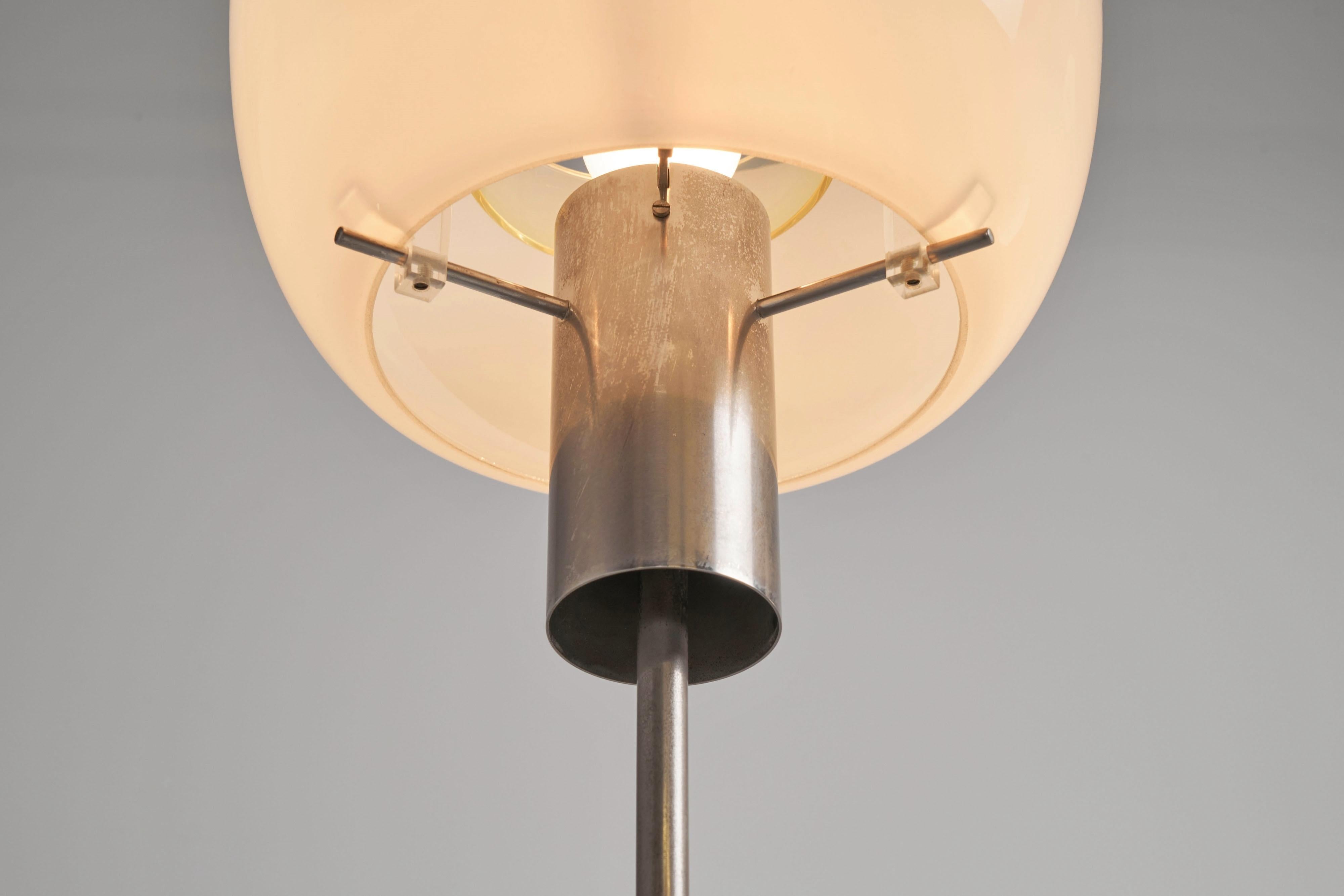 Glass Giuseppe Ostuni Renato Forti 3306 floor lamp Oluce 1955 For Sale