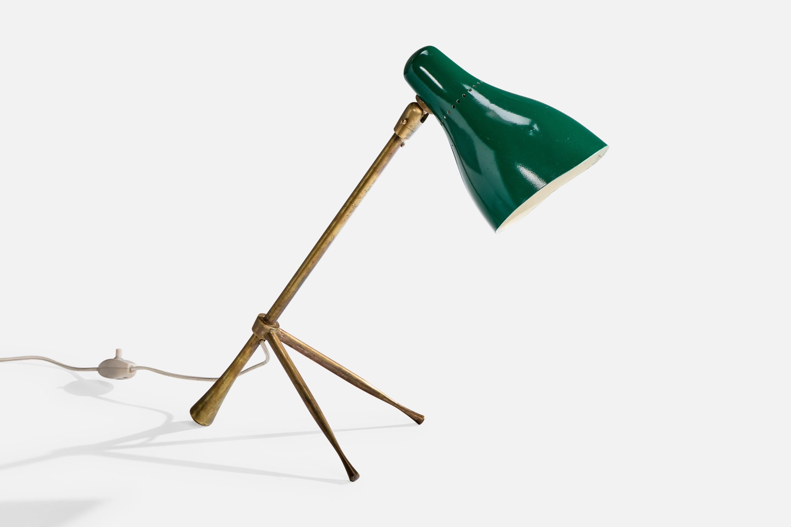 Lampe de table réglable en laiton et métal laqué vert, conçue par Giuseppe Ostuni et produite par O-Luce, Italie, c.C. 1950.

Dimensions de la lampe (pouces) : 13.75 