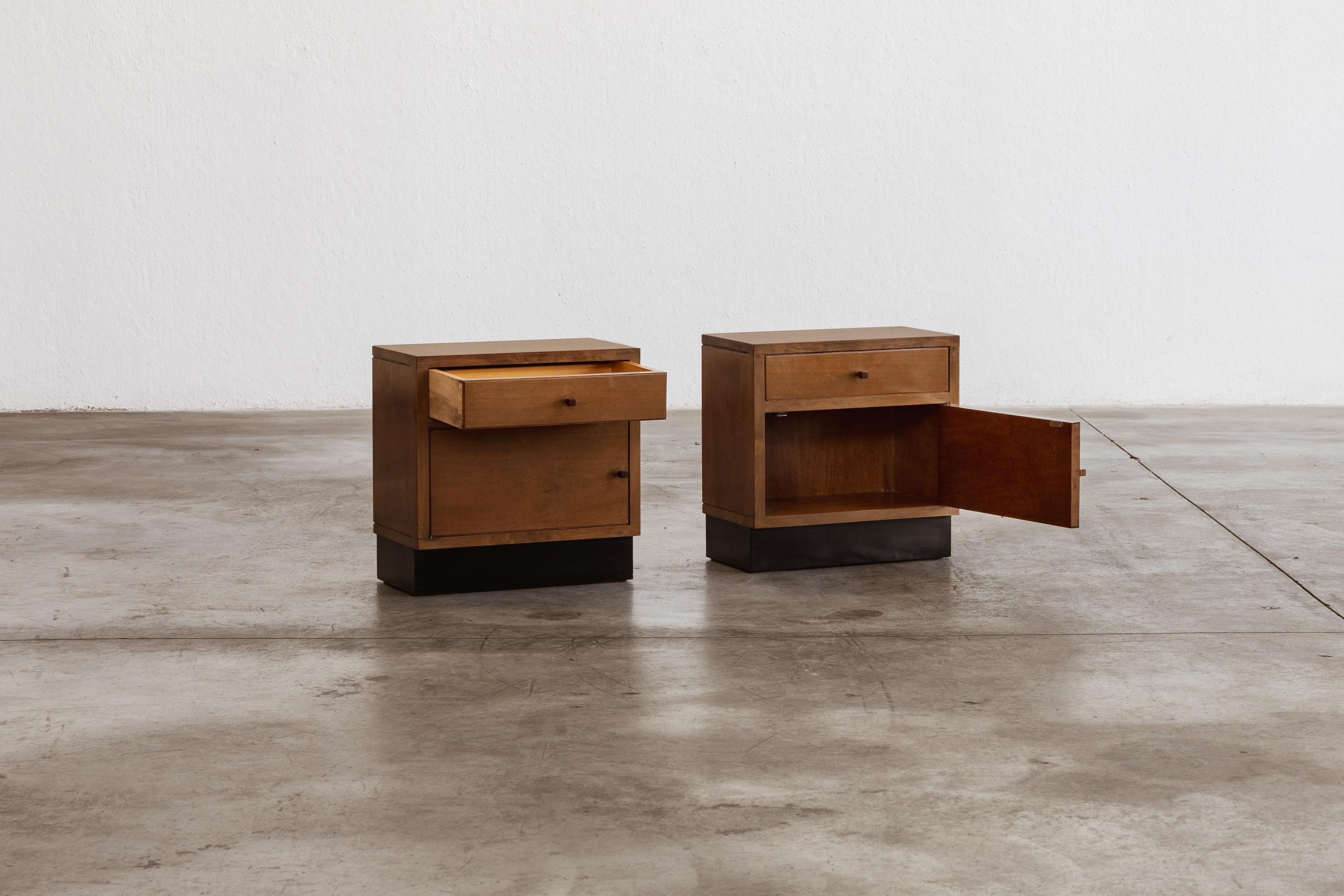 italien Giuseppe Pagano Pogatschnig Tables de nuit rationalistes, 1938, set de 2 en vente