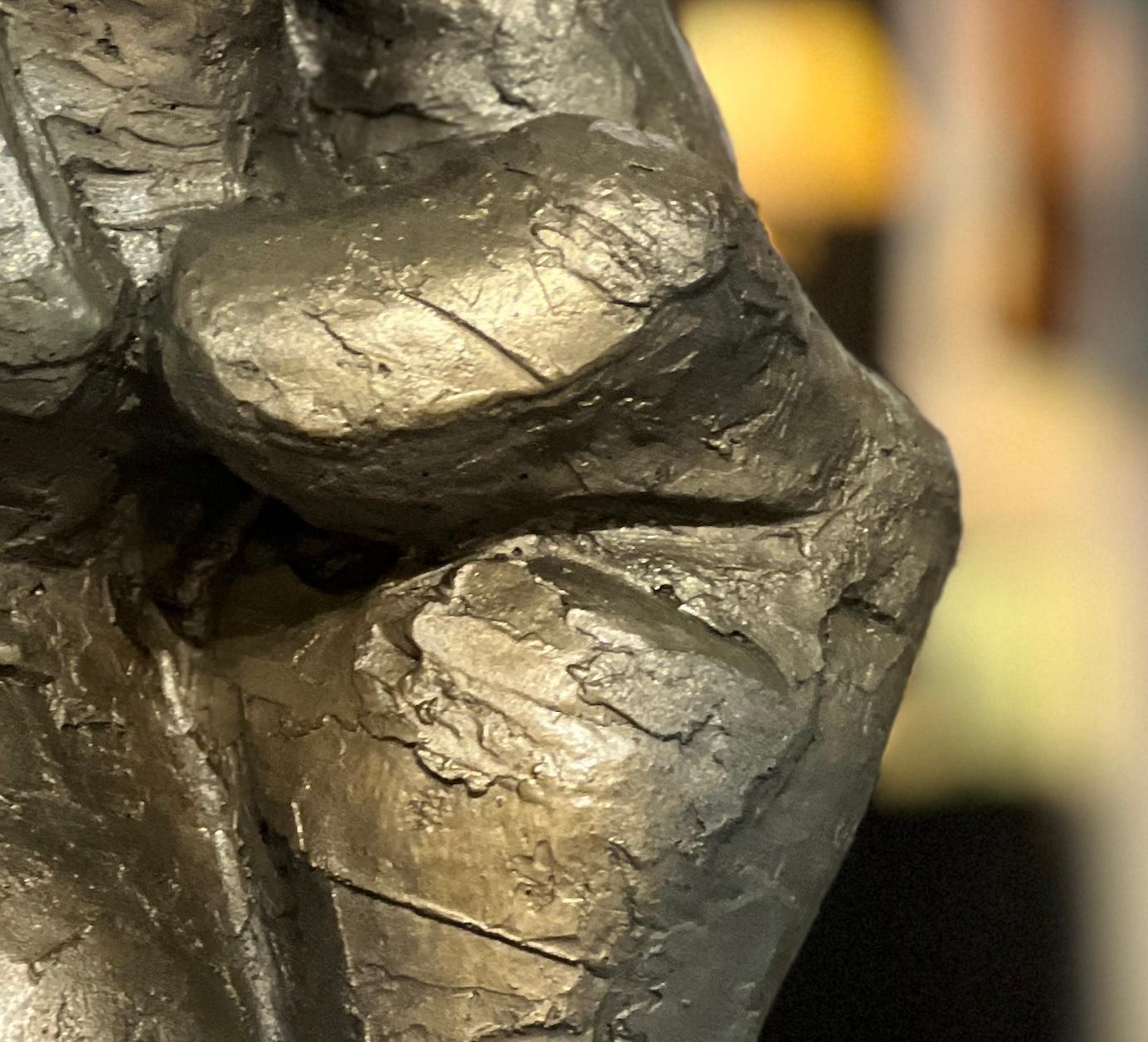 Esperanza 18 - Figurative Sculpture Gris de Giuseppe Palumbo