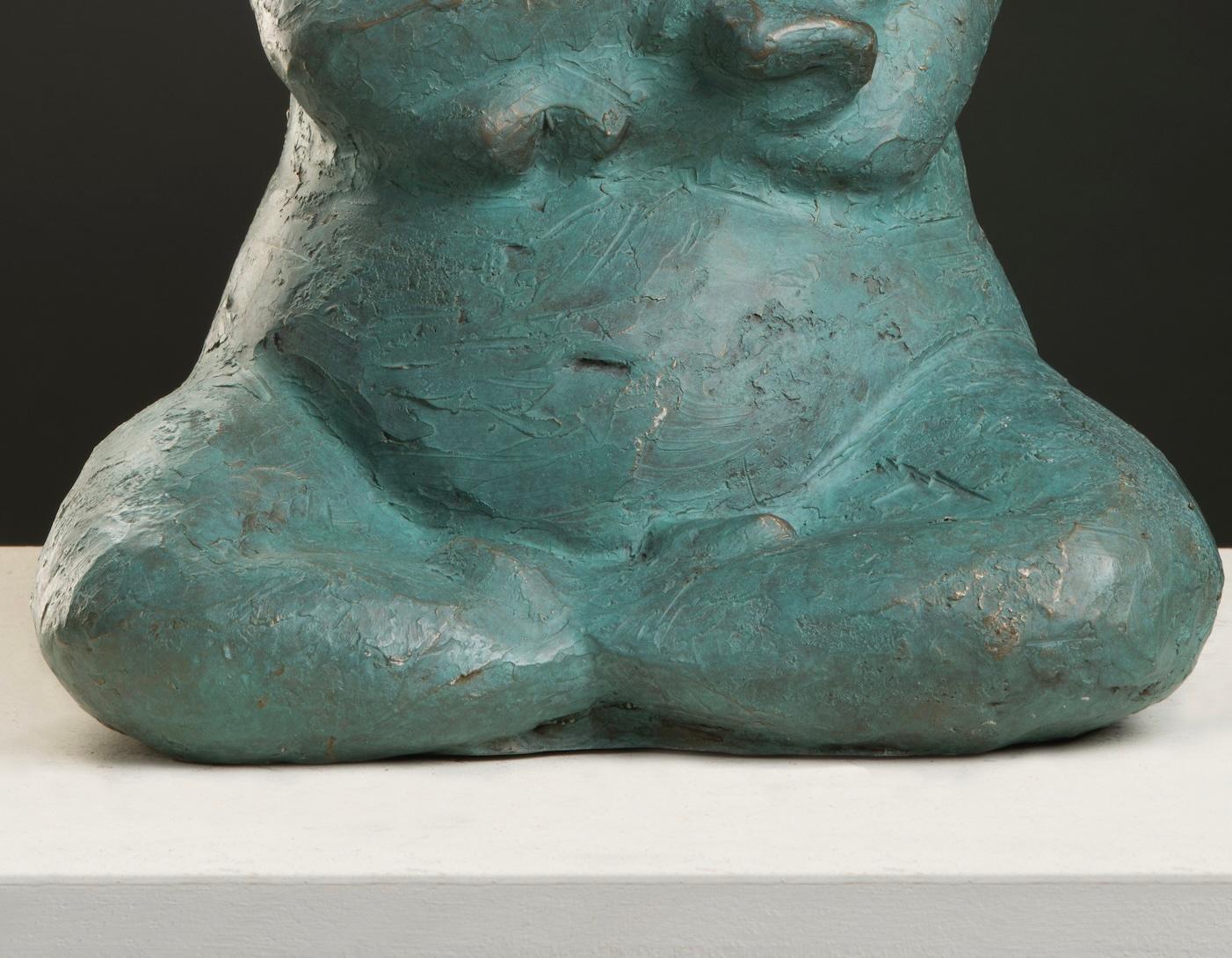 Little Zen (patine turquoise) 6/99 - Or Figurative Sculpture par Giuseppe Palumbo