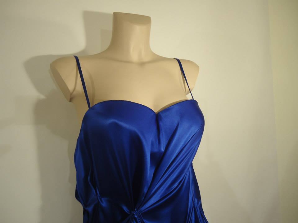 Bleu Giuseppe Papini - Robe en soie bleu électrique  en vente