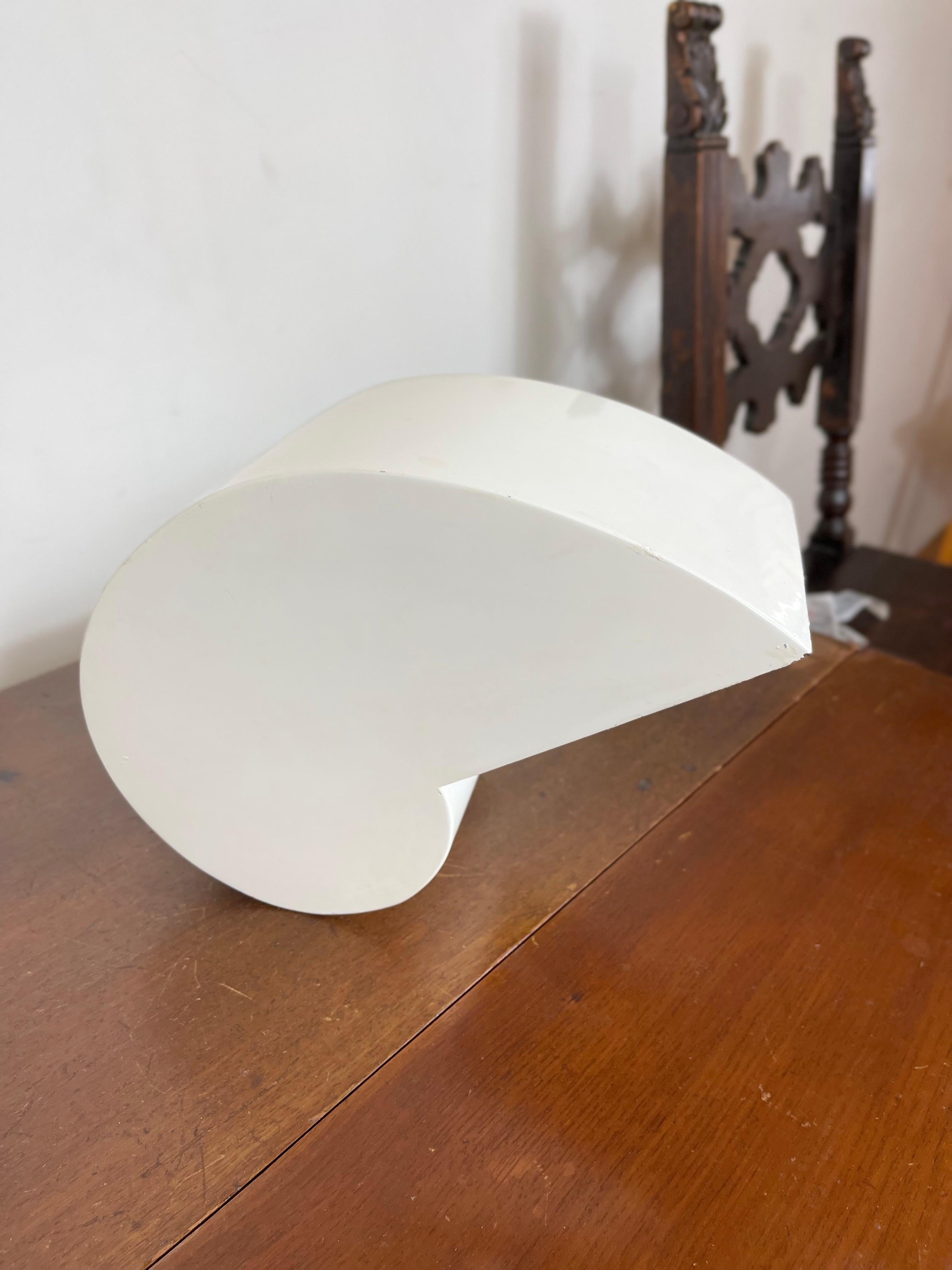 Rare Giuseppe Raimondi Snail table lamp designed in the 1970s, for iconic maker Studio Luce. Chiocciola translate from Italian to 'snail' and it's evocative of it's design. A very rare one of a kind table lamp, made of white lacquered metal,