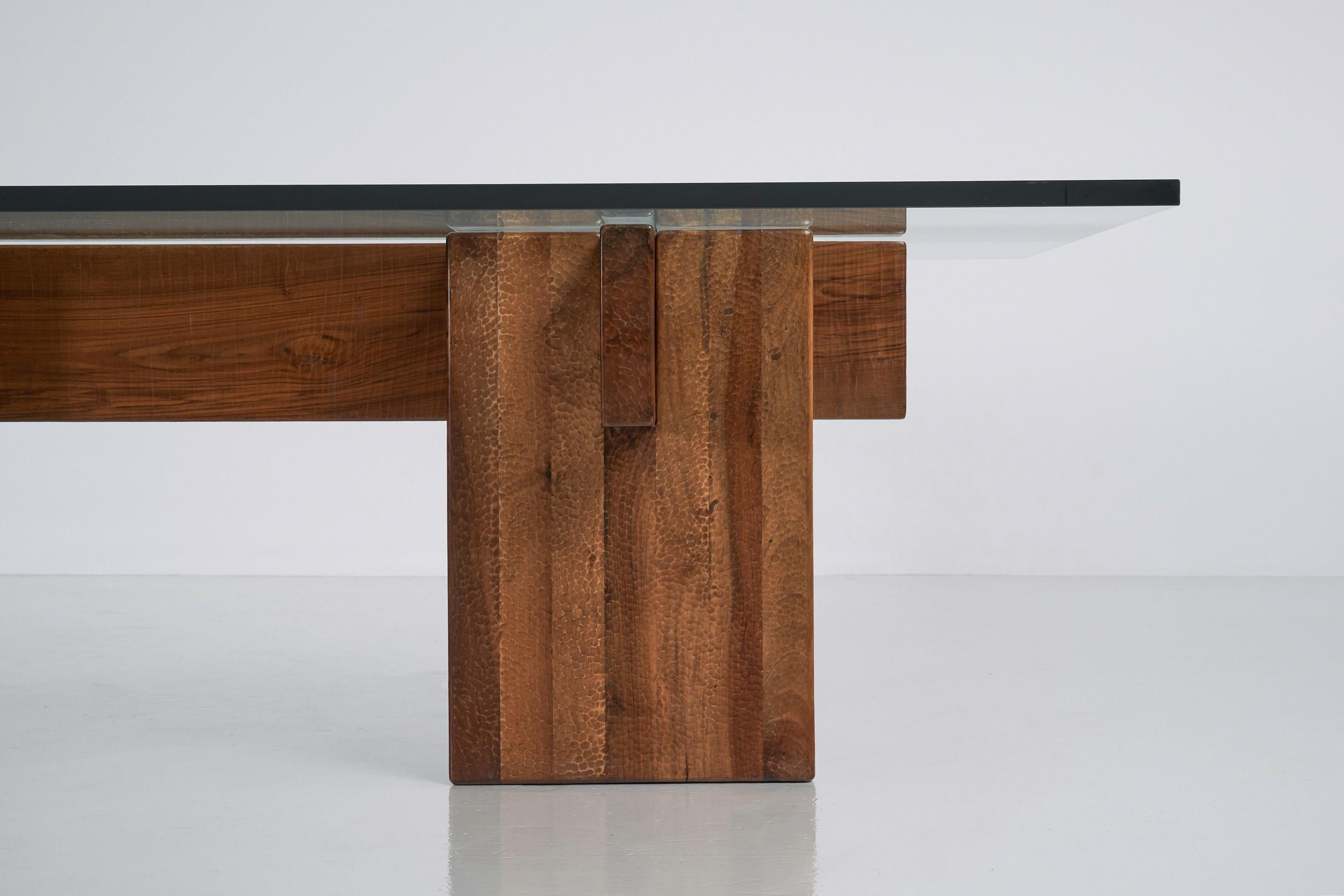 An amazing and exceptional Brutalist shaped dining table by the Italian sculptor and designed Giuseppe Rivadossi, manufactured in his own workshop; officina Rivadossi, in Italy 1979. This large and colossal dining table has an amazing high level of