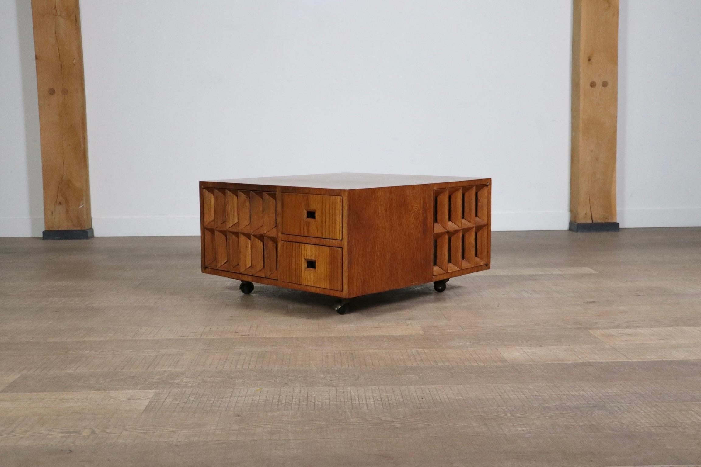 Giuseppe Rivadossi Coffee Table In Oak With Glass Framed Doors, Italy 1975 7