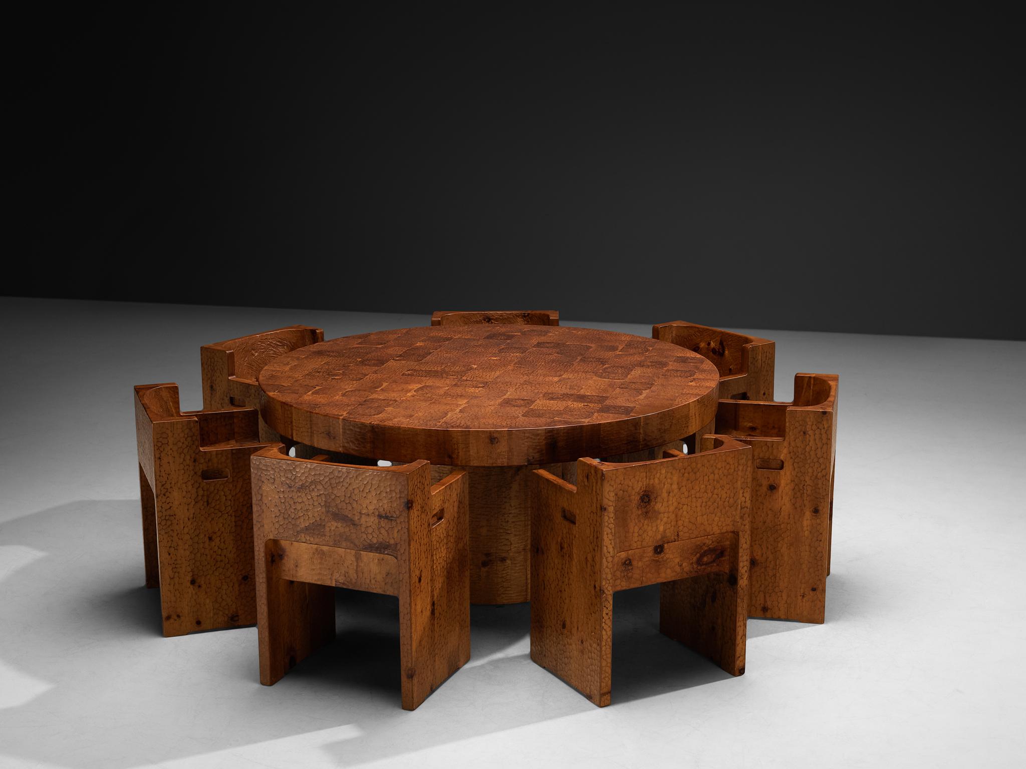 Giuseppe Rivadossi Dining Set with Armchairs and Round Table in Carved Pine en vente 2