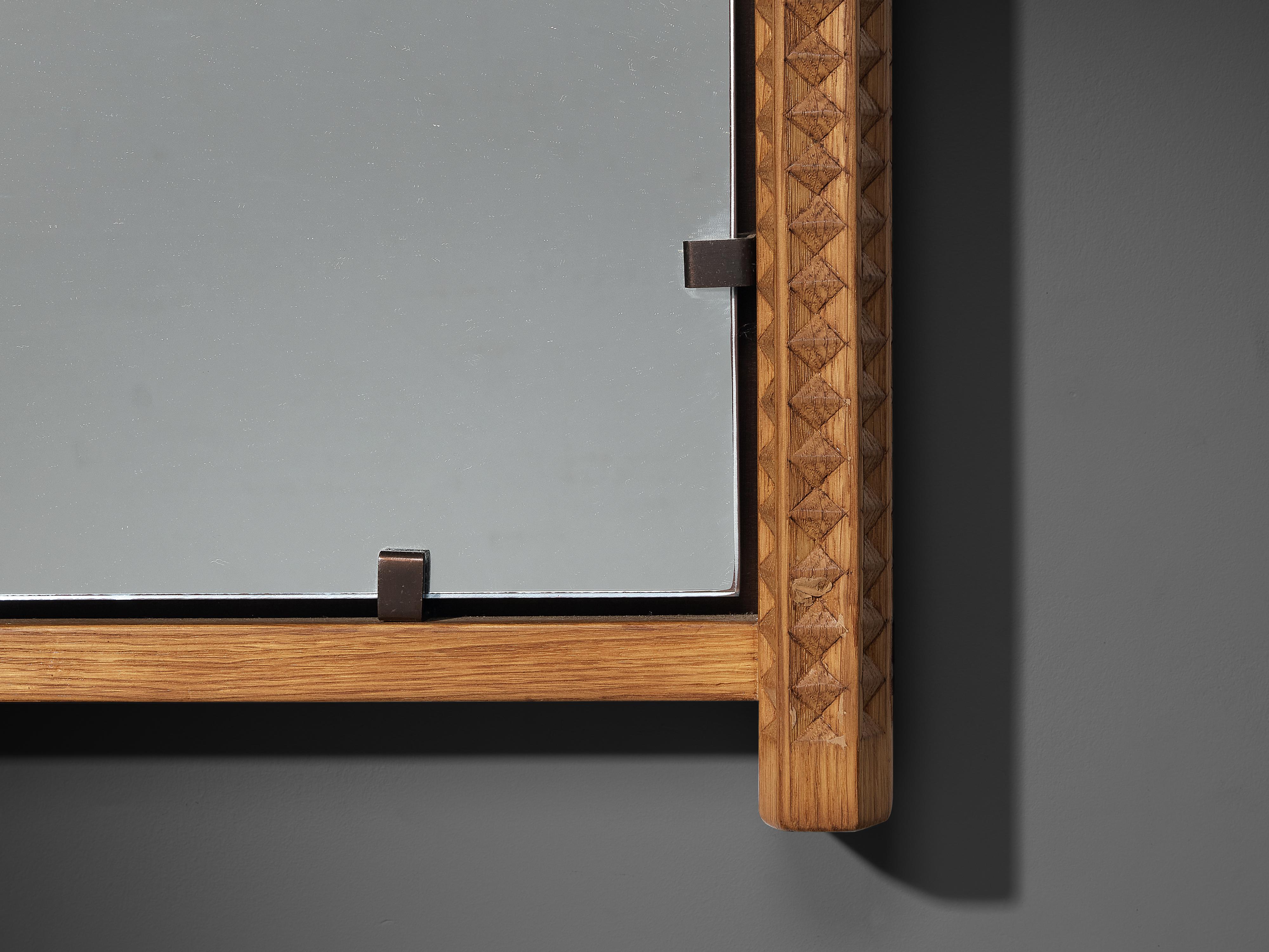 Noyer Giuseppe Rivadossi pour Officina Rivadossi Miroir arqué en noyer en vente