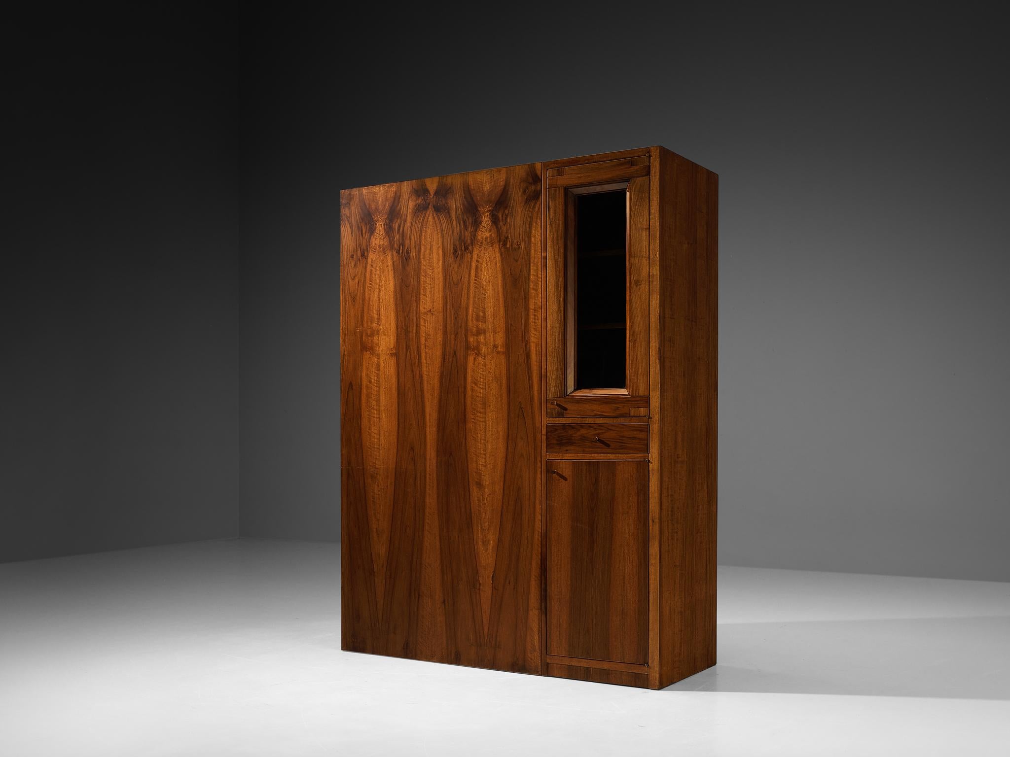 Giuseppe Rivadossi for Officina Rivadossi Bedroom Divider Wardrobe Walnut In Good Condition For Sale In Waalwijk, NL