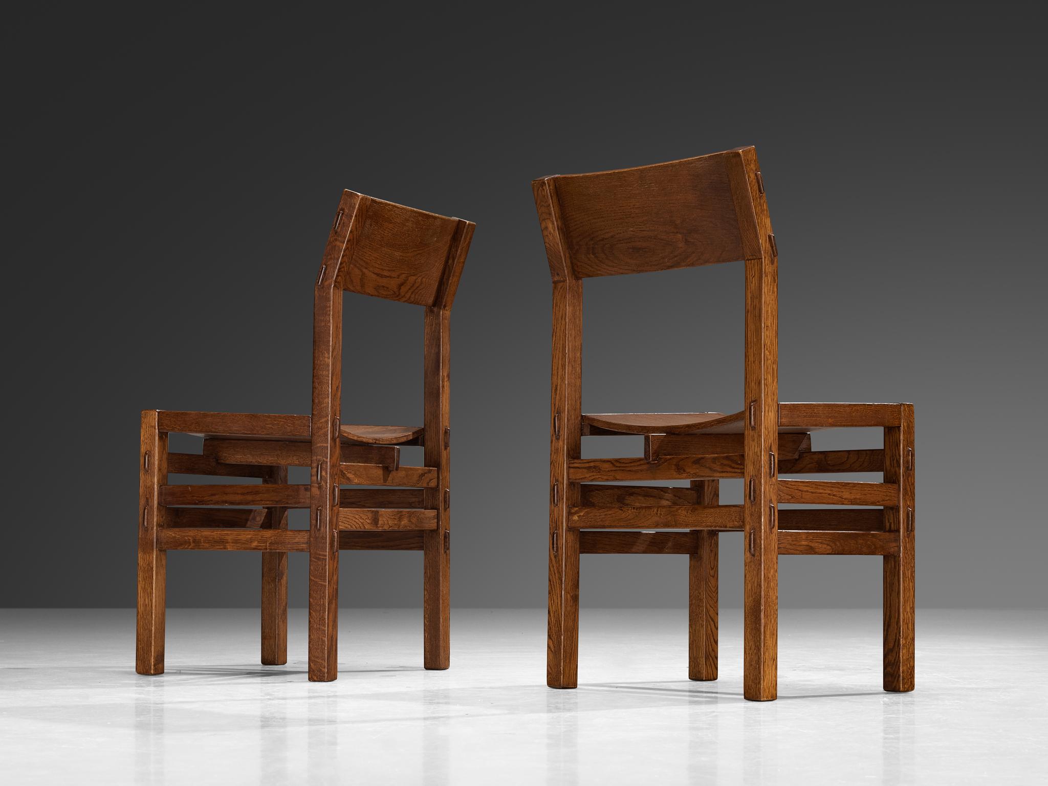 Italiano Giuseppe Rivadossi per Officina Rivadossi Sedie da pranzo con intagli in Oak in vendita