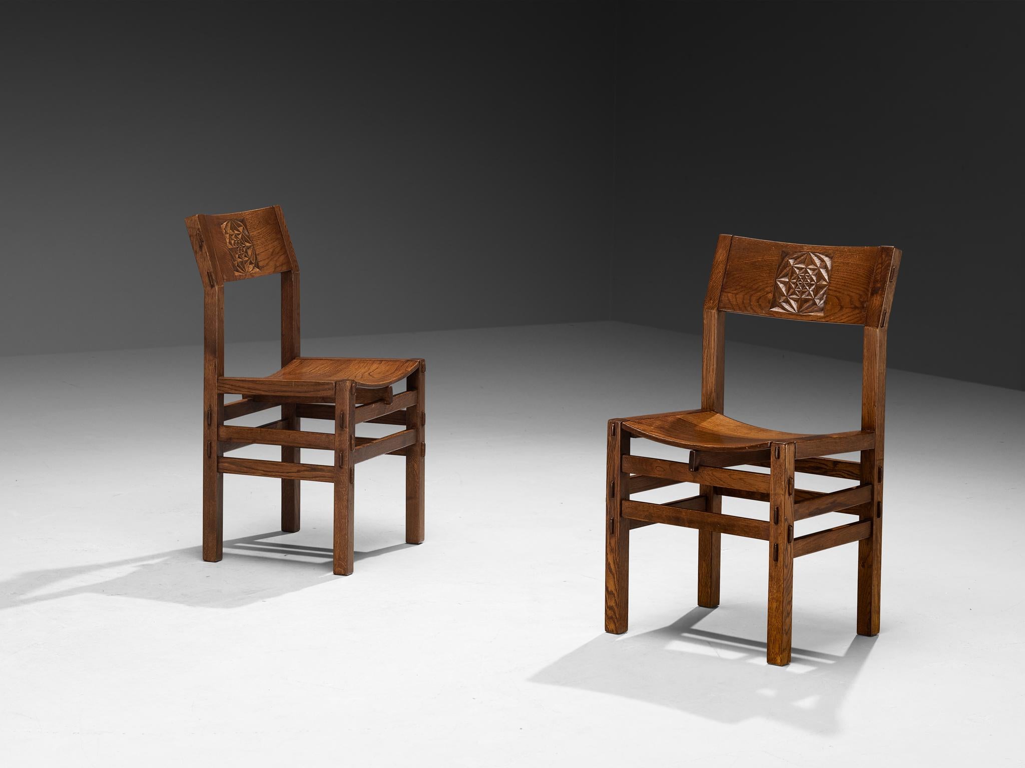 Giuseppe Rivadossi per Officina Rivadossi Sedie da pranzo con intagli in Oak in vendita 2