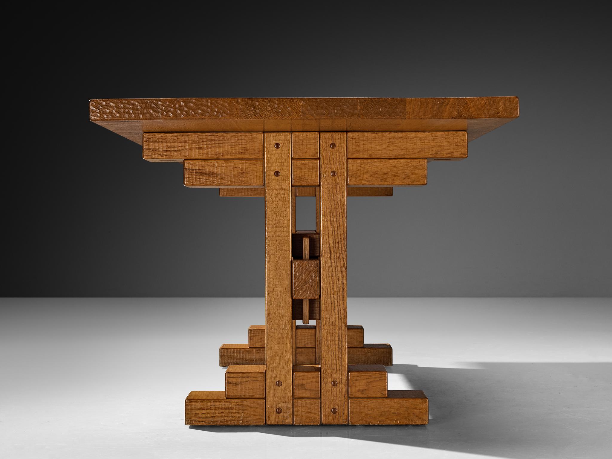 Postmoderne Table de salle à manger en chêne Giuseppe Rivadossi pour Officina Rivadossi en vente