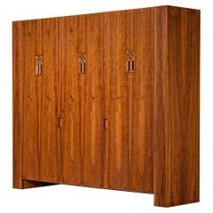 Giuseppe Rivadossi pour Officina Rivadossi Grande armoire en noyer