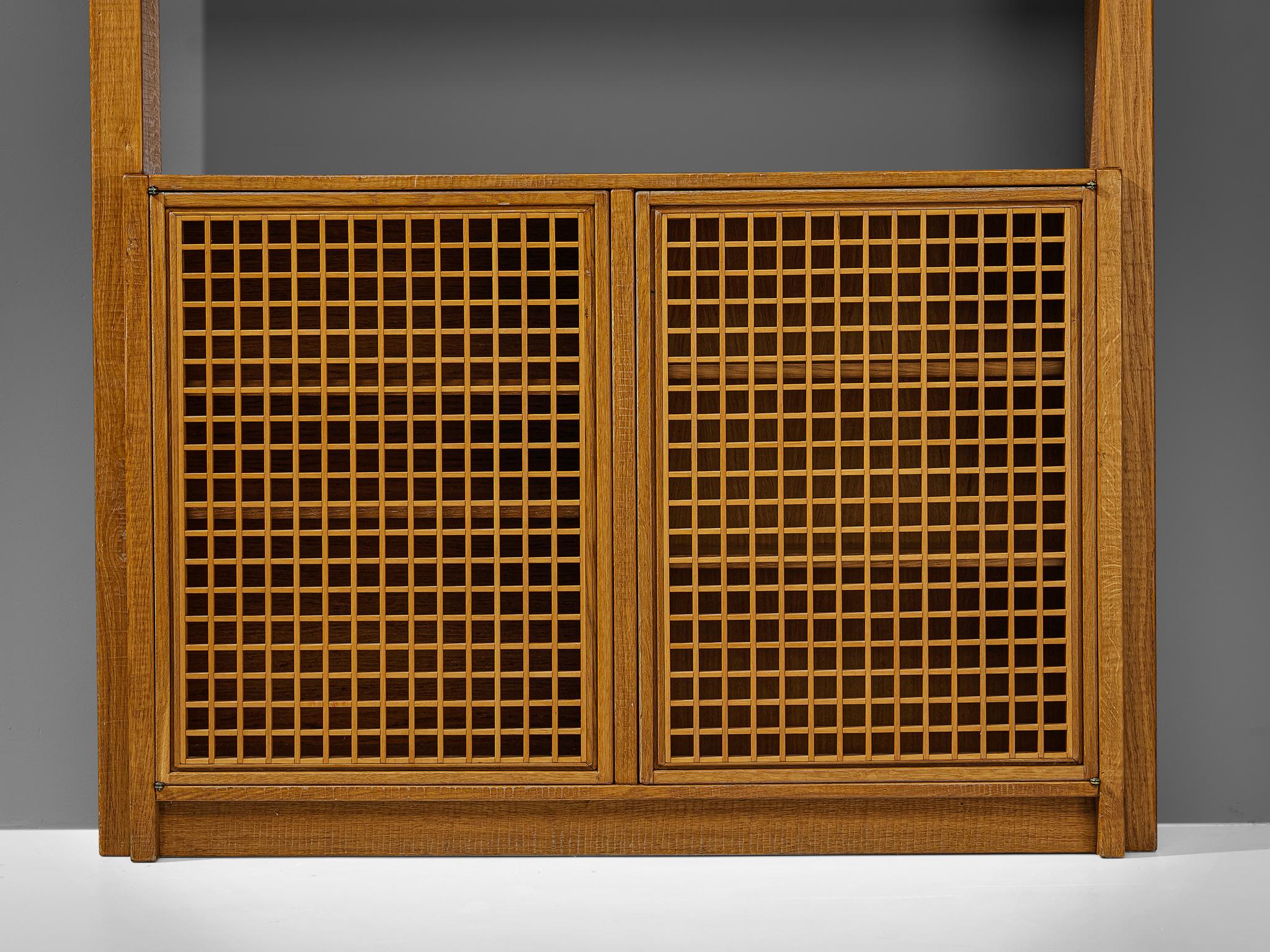 Mid-Century moderno Giuseppe Rivadossi per Officina Rivadossi Credenza con ripiani in Oak in vendita