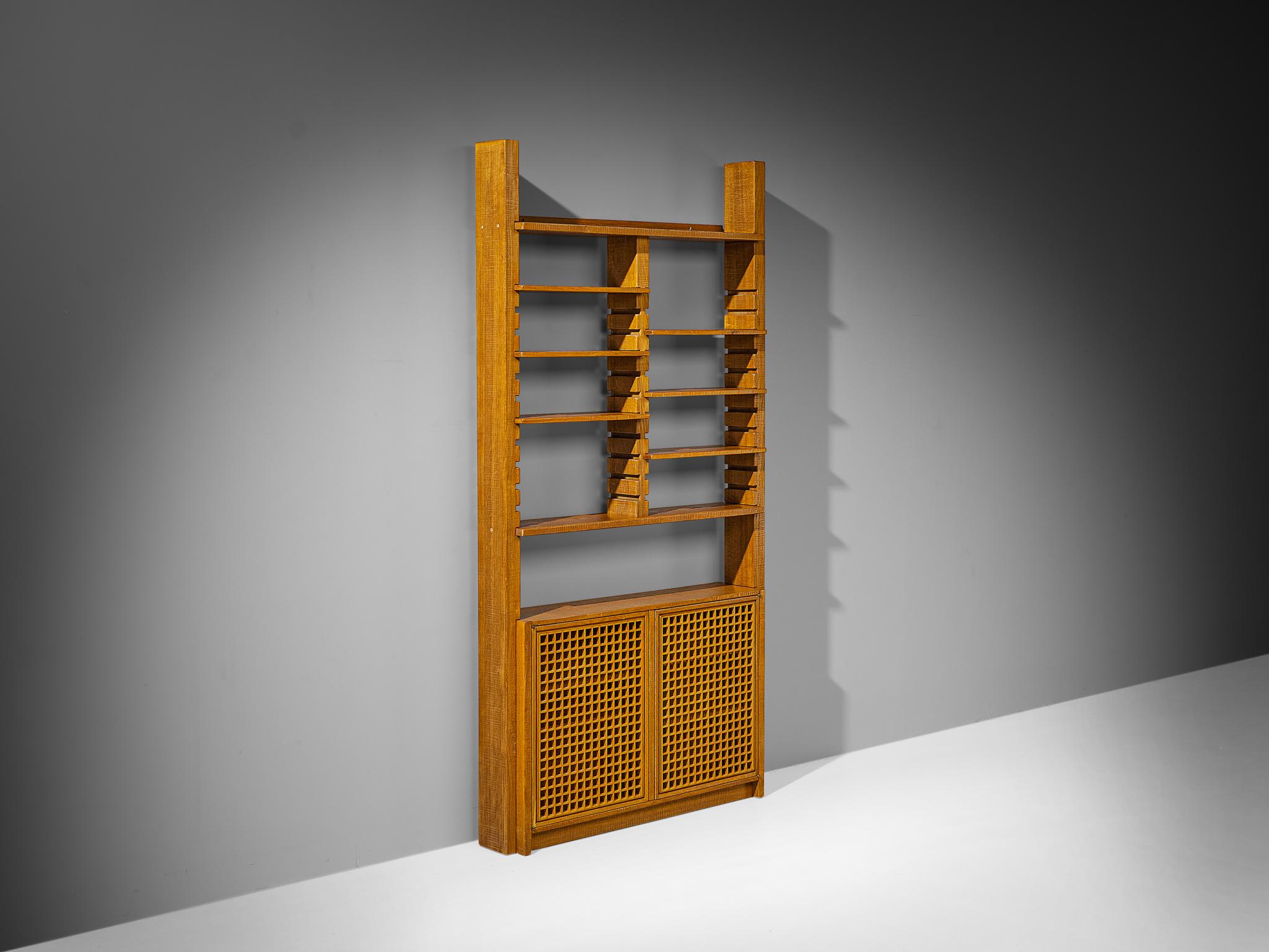 Giuseppe Rivadossi per Officina Rivadossi Credenza con ripiani in Oak In condizioni buone in vendita a Waalwijk, NL