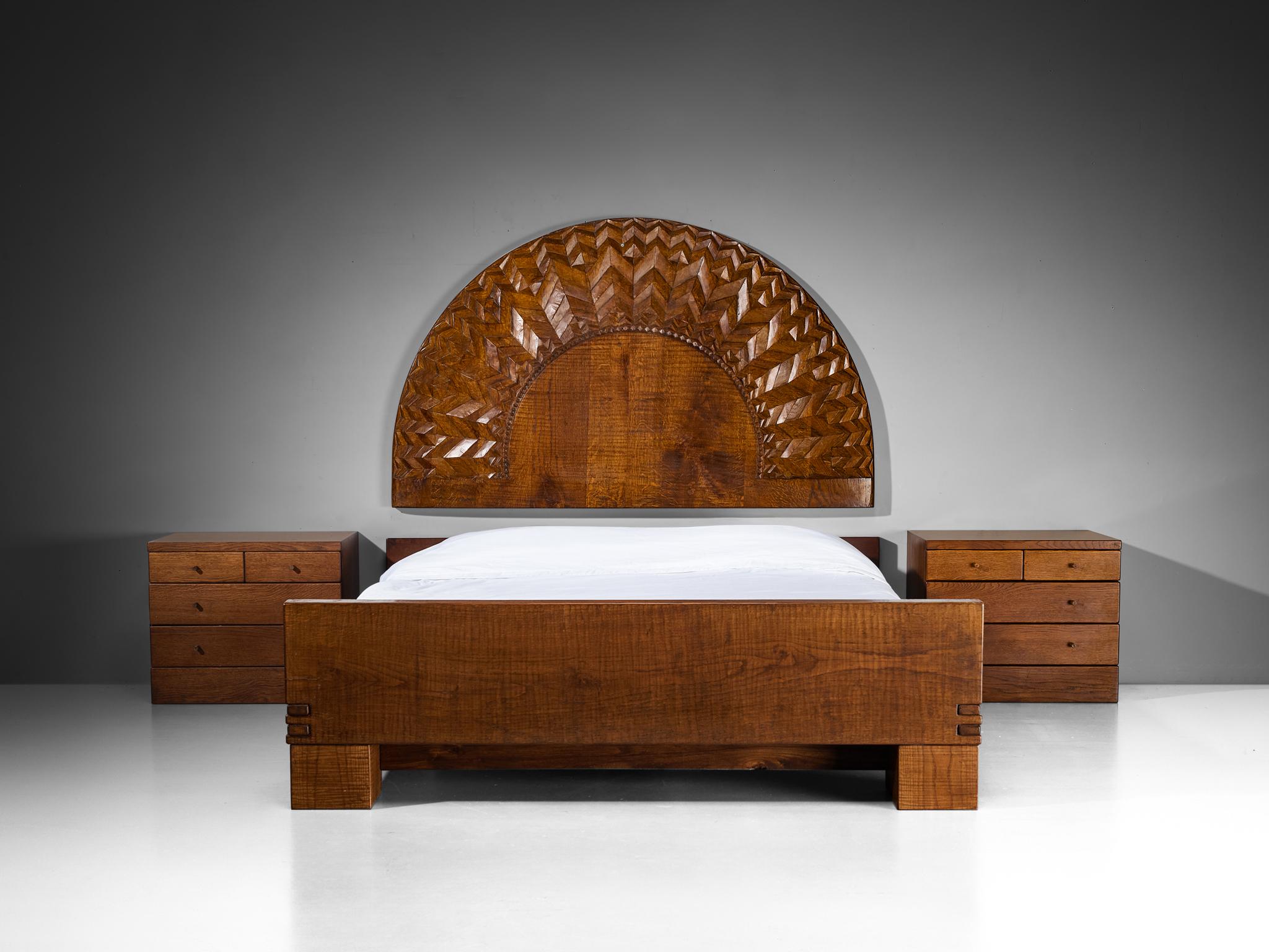 Italian Giuseppe Rivadossi for Officina Rivadossi Queen Bed with Nightstands in Oak For Sale