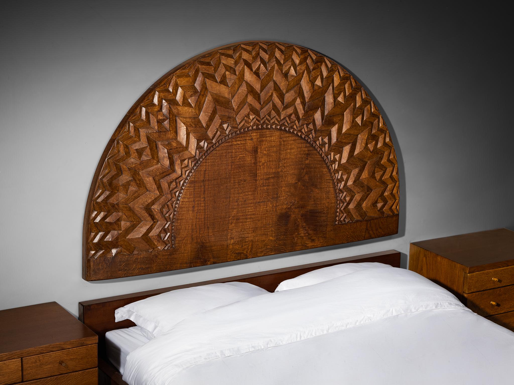 Late 20th Century Giuseppe Rivadossi for Officina Rivadossi Queen Bed with Nightstands in Oak For Sale