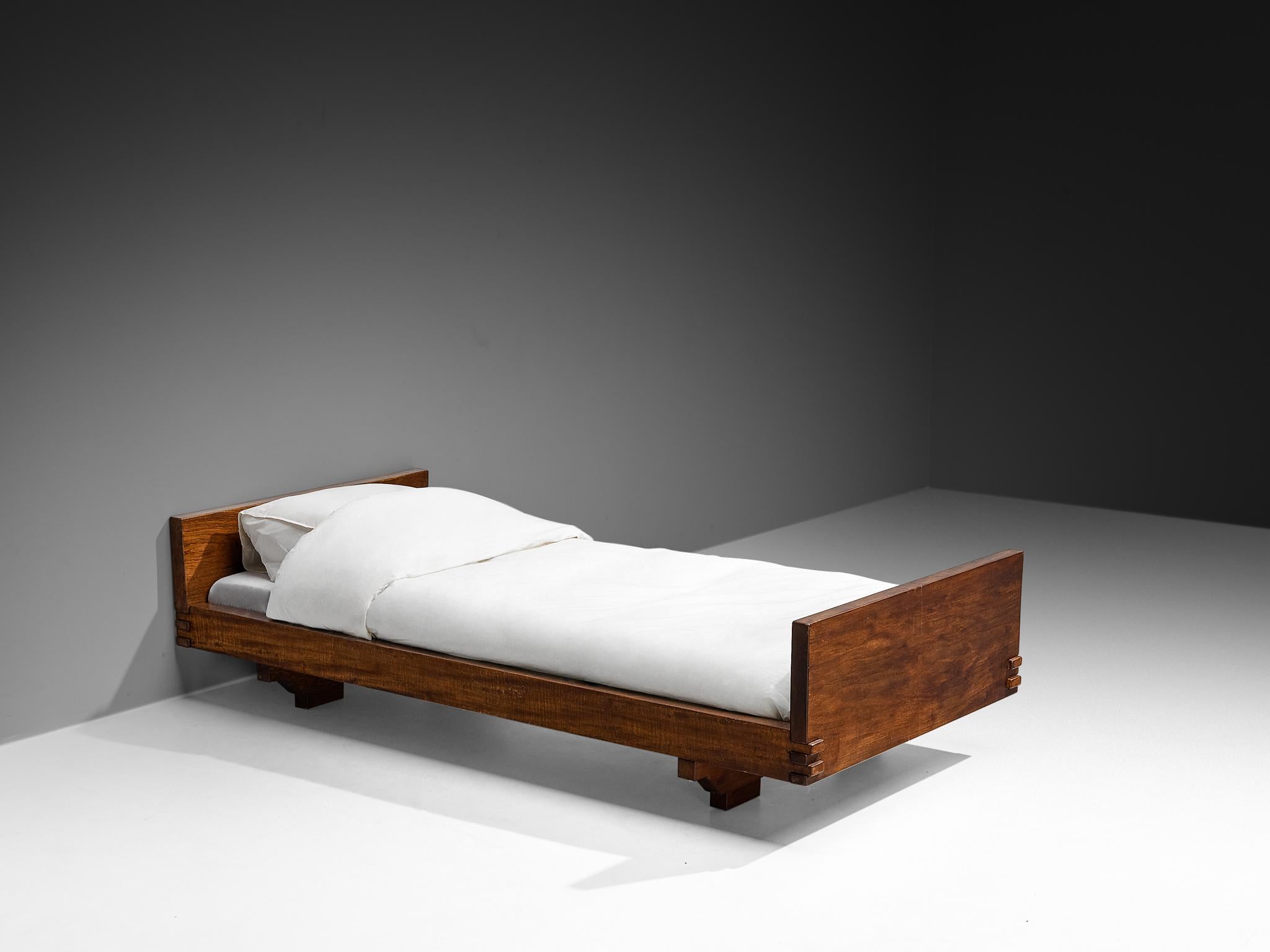 Giuseppe Rivadossi for Officina Rivadossi, bed or daybed, walnut, oak, Italy, 1980s

Giuseppe Rivadossi once again proves his great eye for materialization and technicality this bed is exemplary for. The bed is constructed using wooden panels