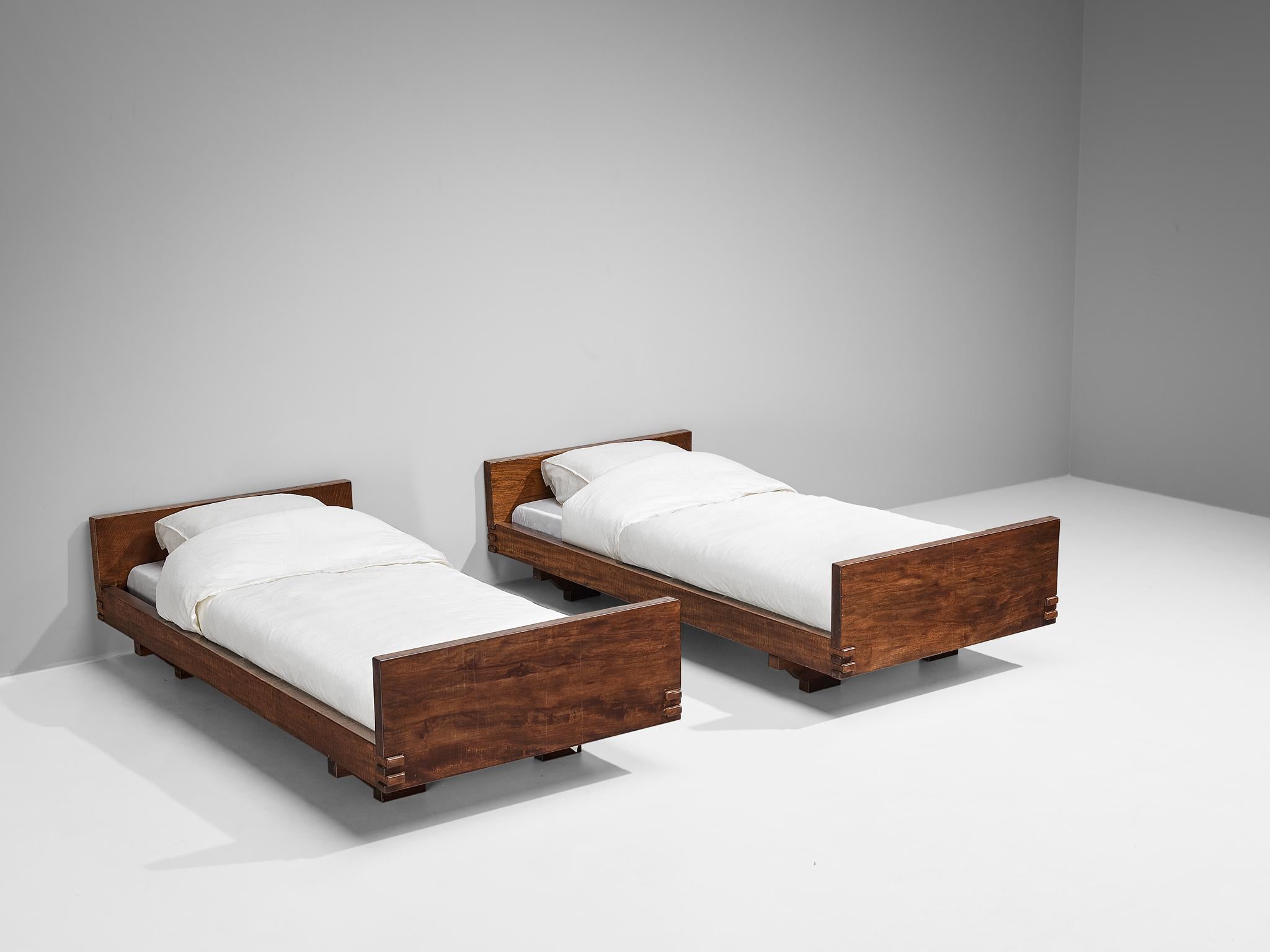 Mid-Century Modern Giuseppe Rivadossi for Officina Rivadossi Single Beds in Walnut and Oak  For Sale