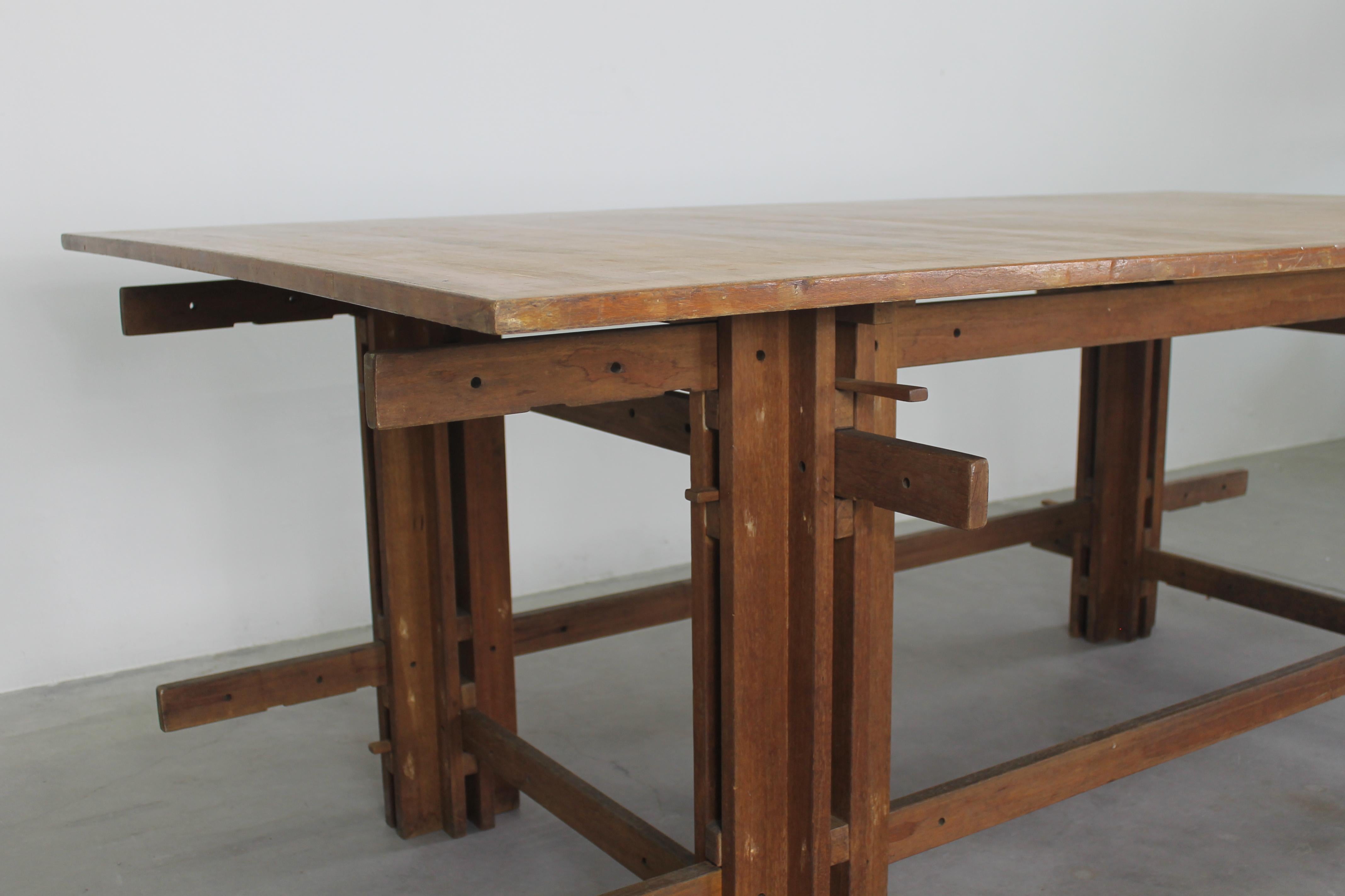 Giuseppe Rivadossi High Table in Oak Wood by Officina Rivadossi 1970s In Good Condition For Sale In Montecatini Terme, IT