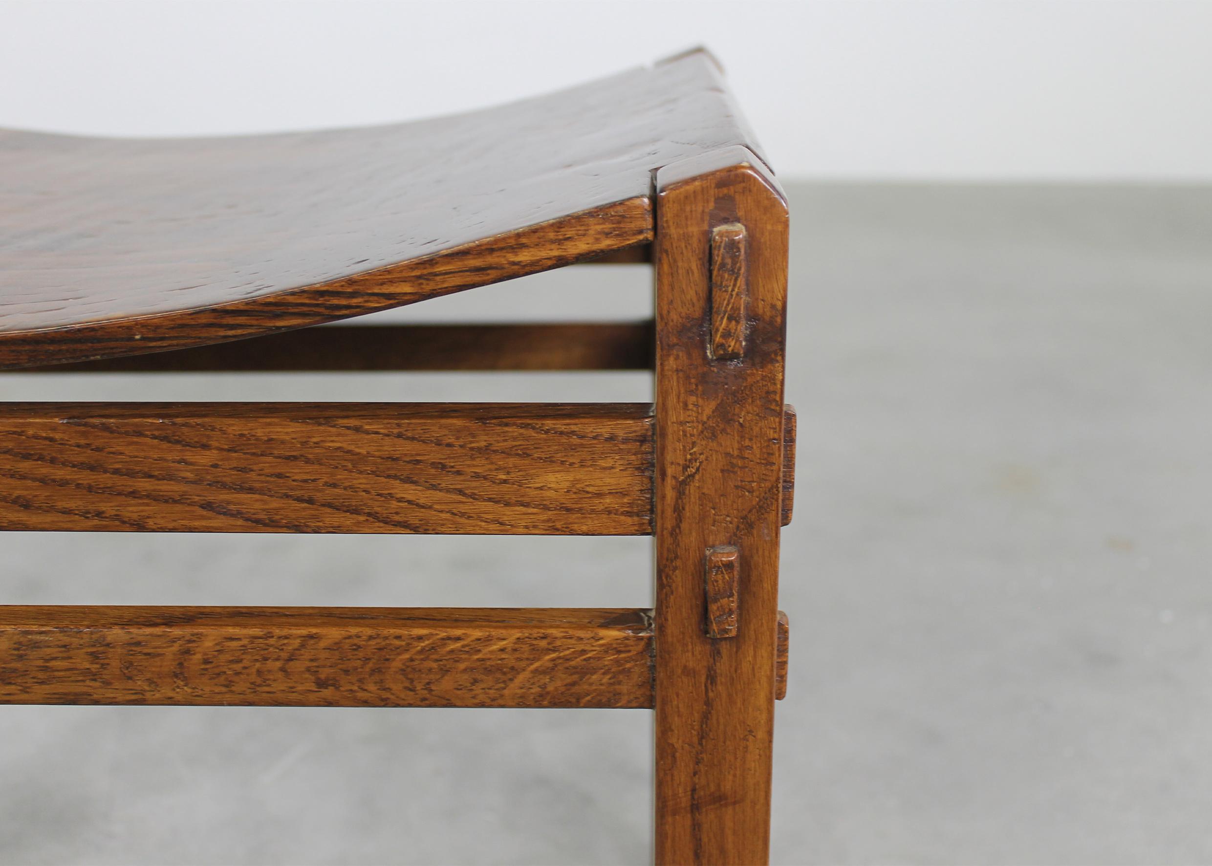 Giuseppe Rivadossi Set of Two Stools in Oak Wood by Officina Rivadossi 1970s For Sale 10