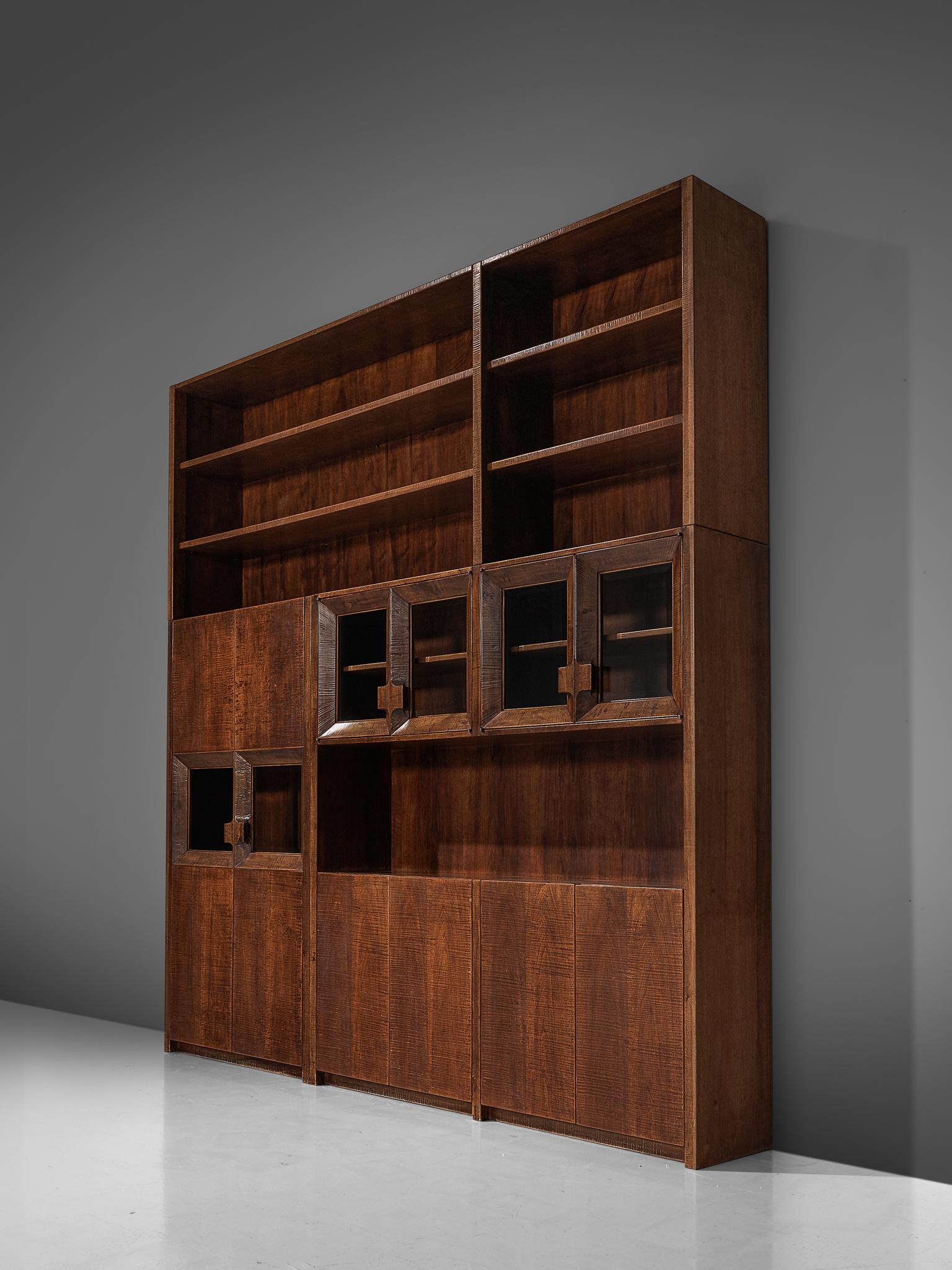 Giuseppe Rivadossi Wall Unit in Carved Oak In Good Condition In Waalwijk, NL
