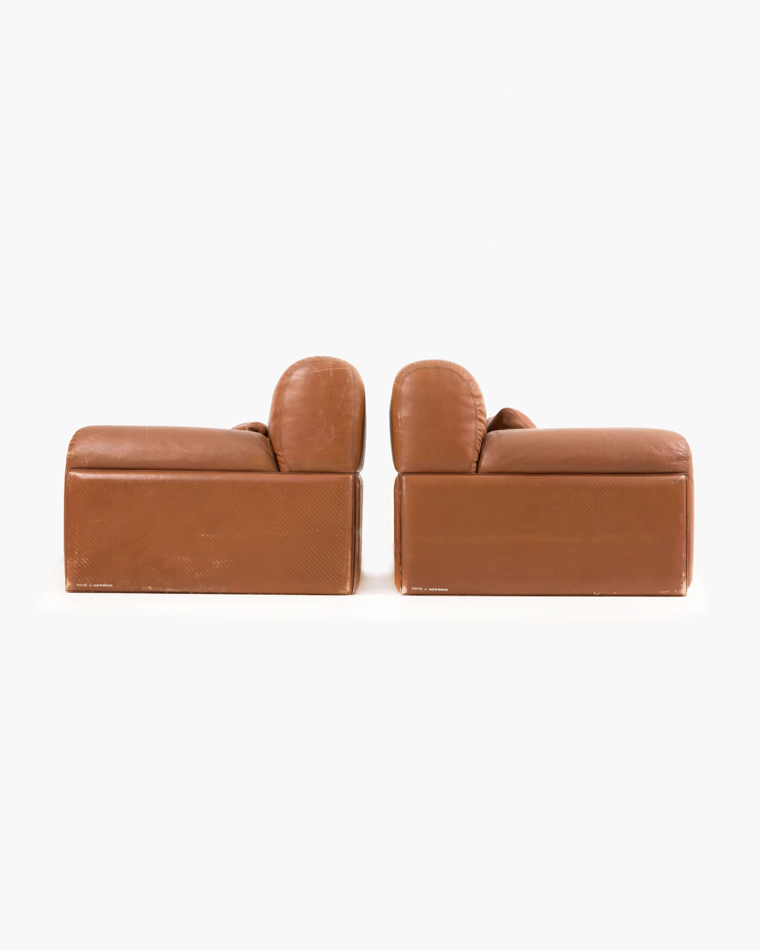 Giuseppe Rossi di Albizzate Pair of Touche Armchairs in Original Leather, 1970 (Italienisch) im Angebot