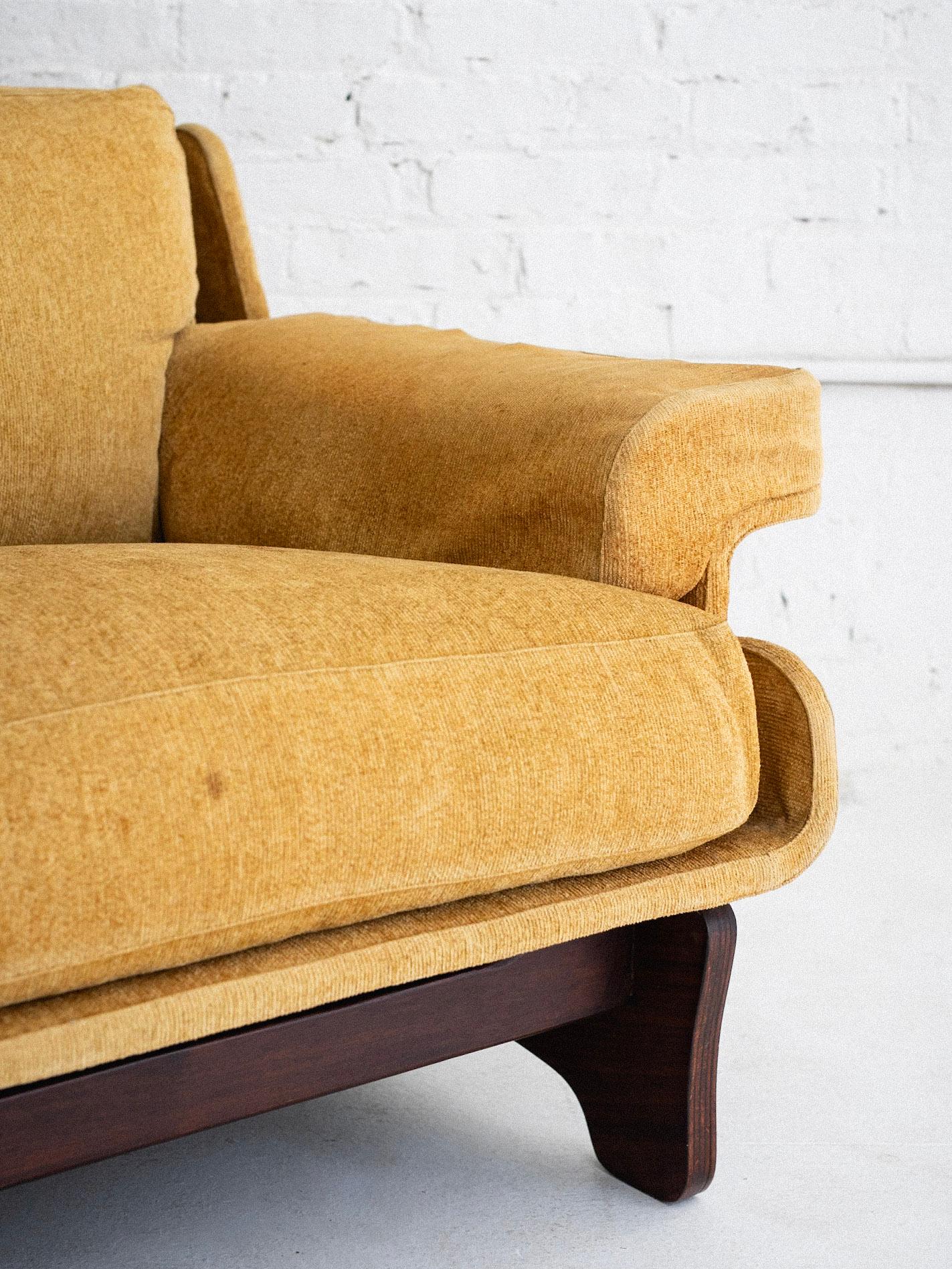 Giuseppe Rossi für Albizzate Space Age, Sofa mit Holzrahmen, Space Age im Angebot 5