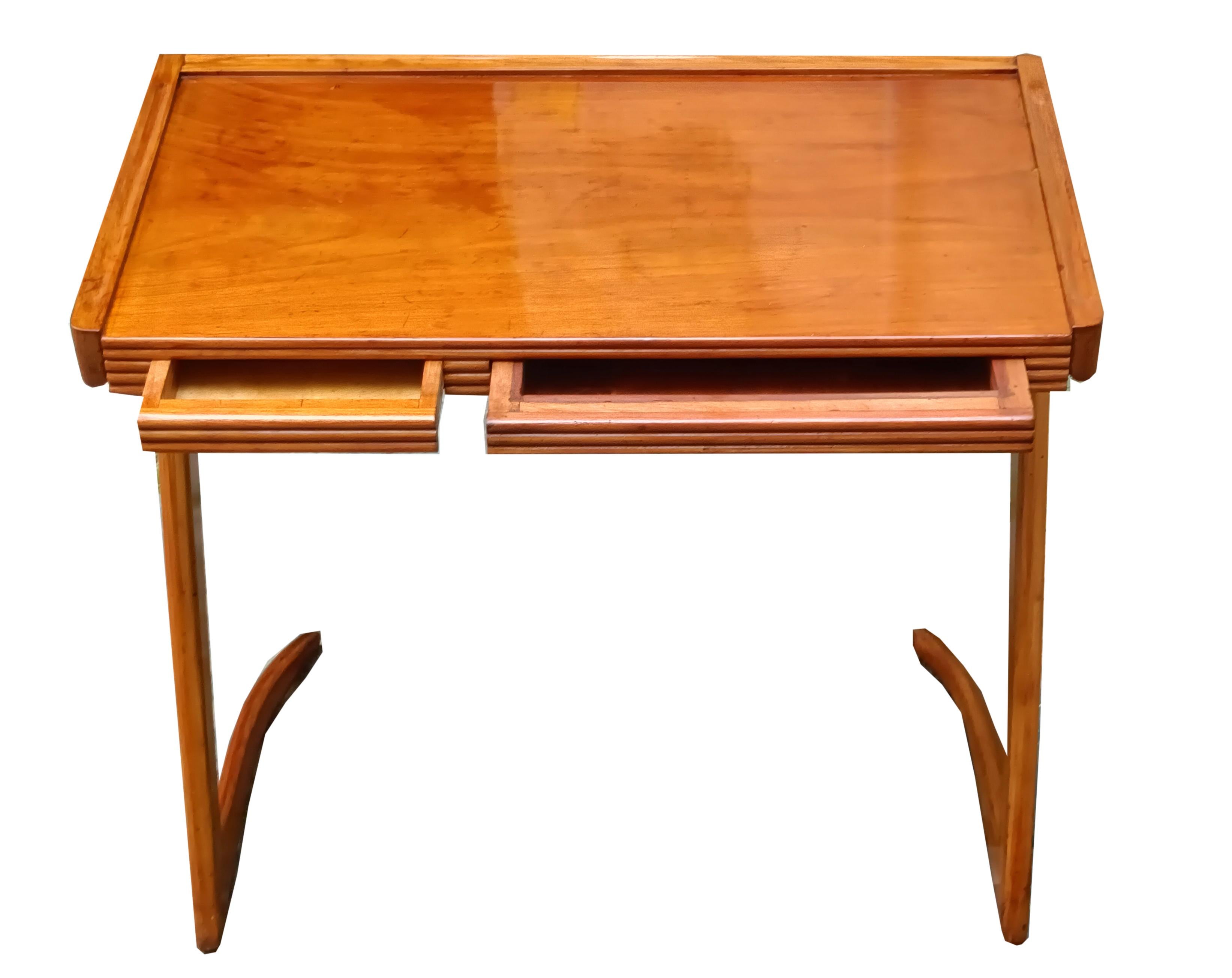 Brazilian Giuseppe Scapinelli Attribut. Petit bureau en  Bois, Brésil années 1950 en vente