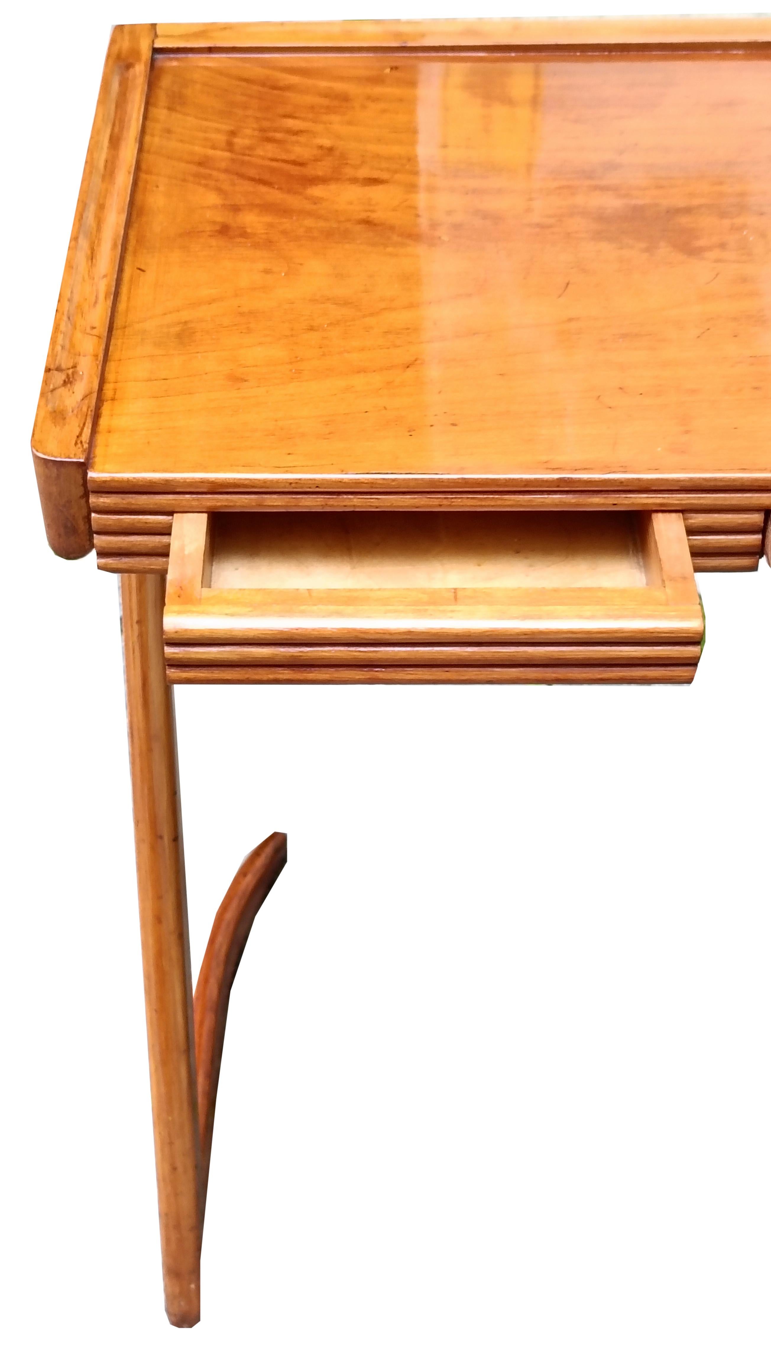 Giuseppe Scapinelli Attribut. Petit bureau en  Bois, Brésil années 1950 Bon état - En vente à Naples, IT