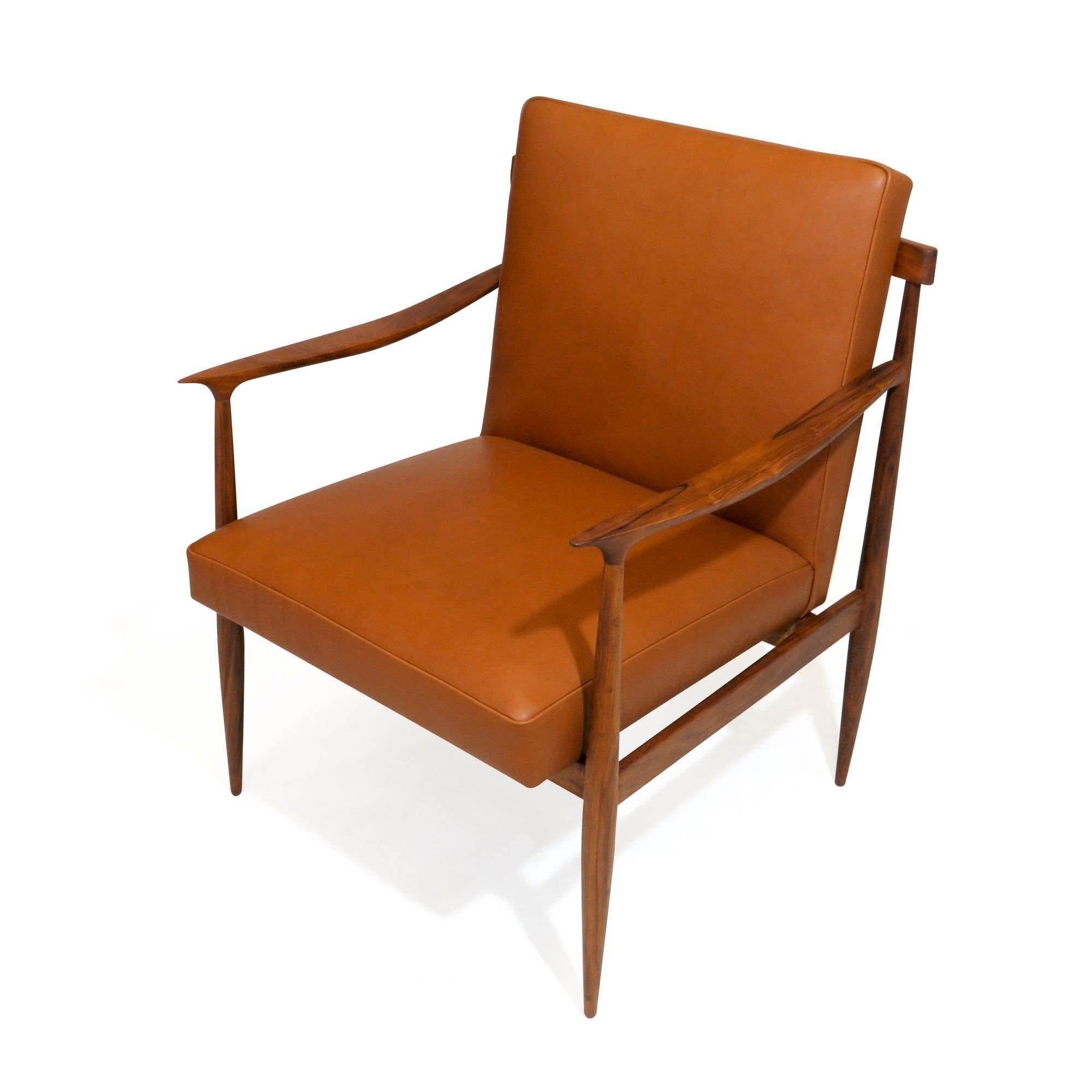 Giuseppe Scapinelli fauteuil de salon moderne brésilien en cuir et caviuna en vente 3