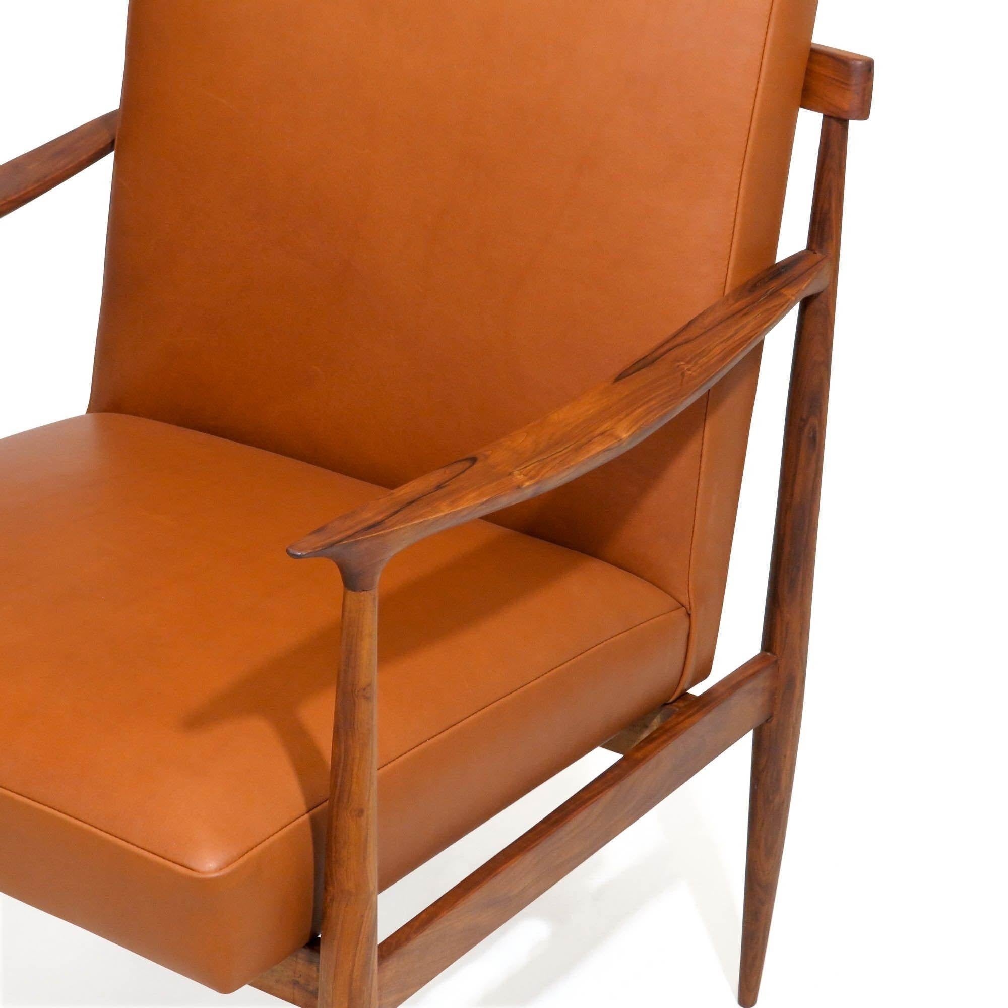 Giuseppe Scapinelli Caviuna and Leather Brazilian Modern Lounge Chair For Sale 2