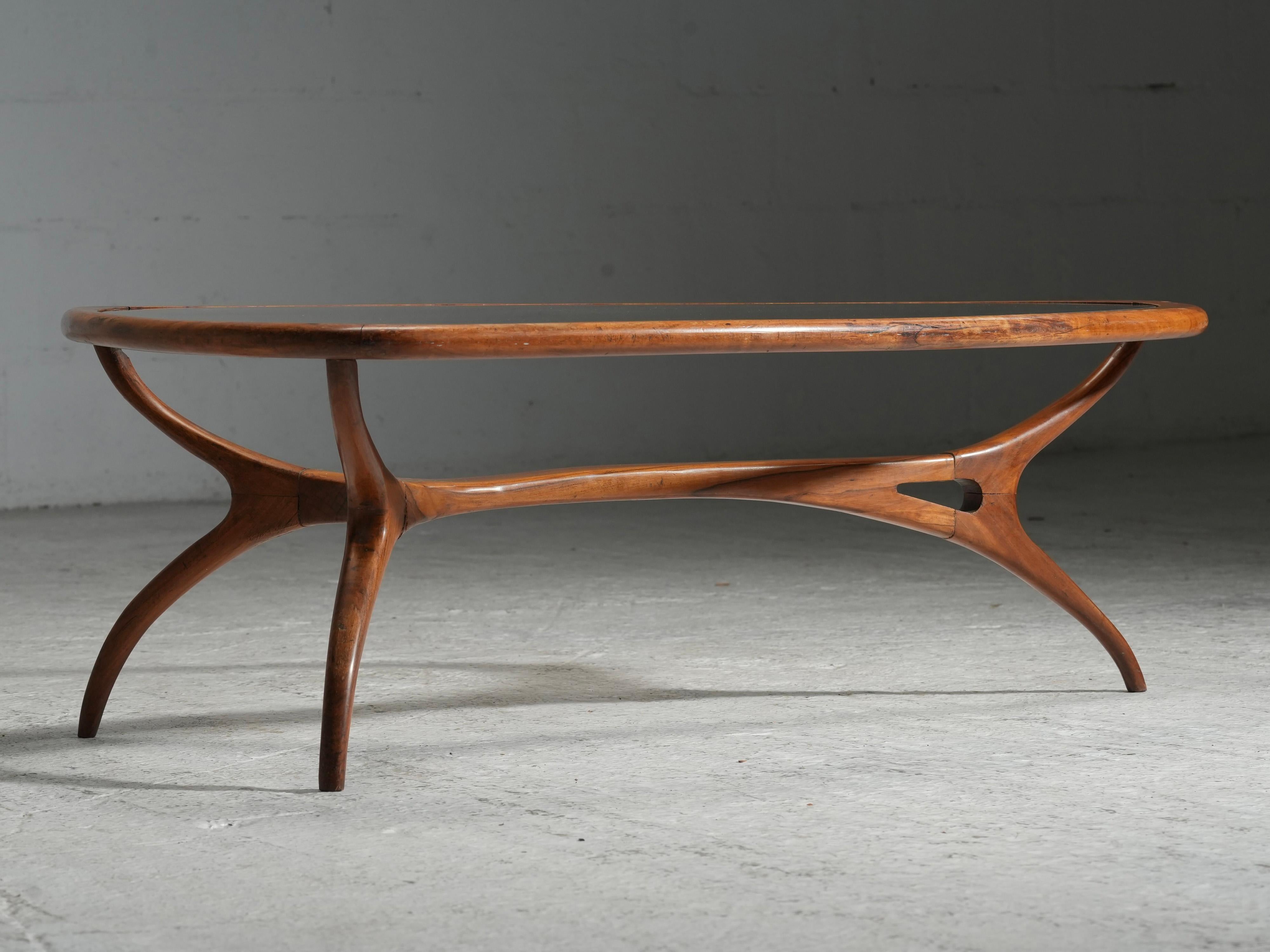 Milieu du XXe siècle Table basse Giuseppe Scapinelli en caviuna et verre massif, Brésil, années 1950 en vente