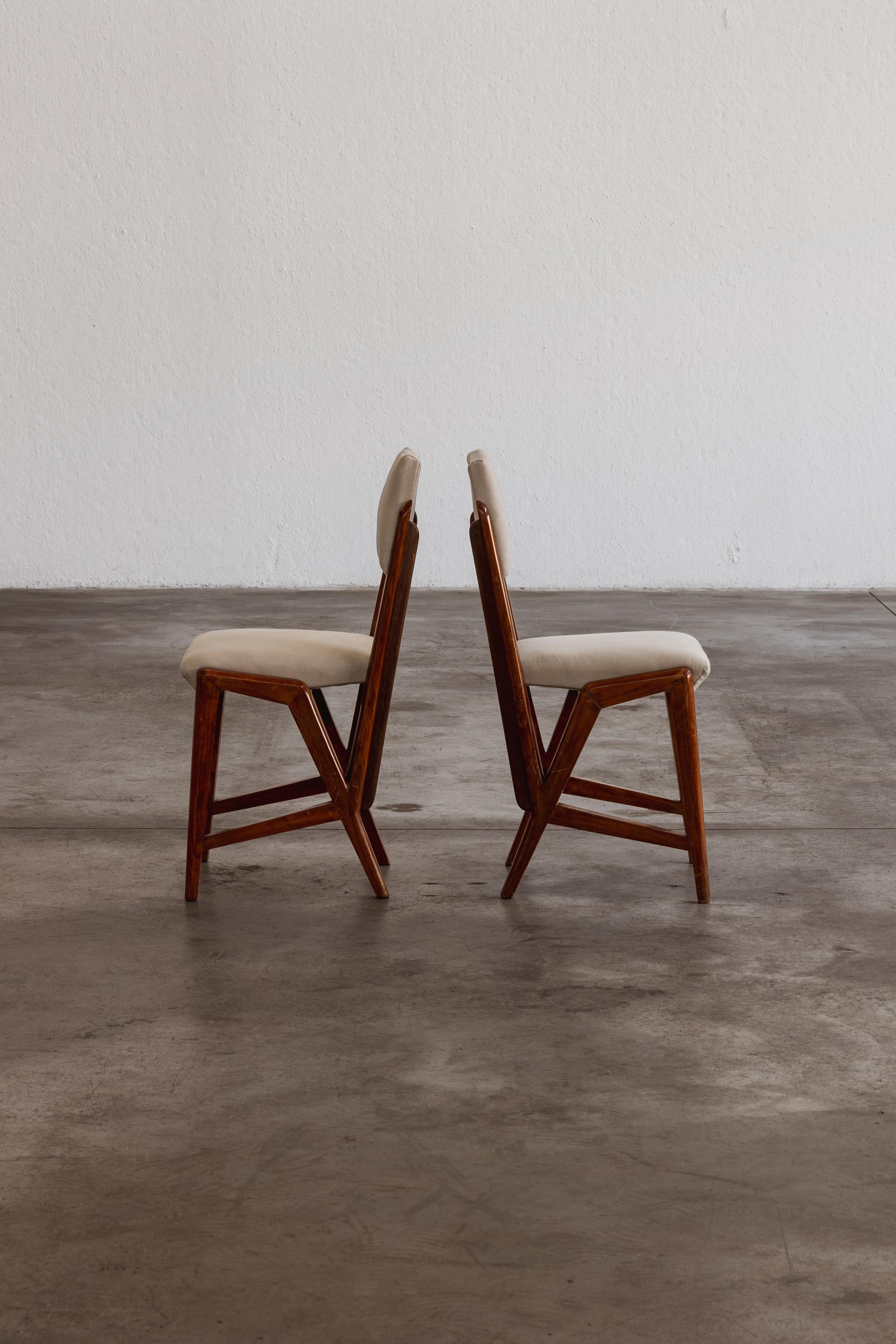 Giuseppe Scapinelli Esszimmerstühle für Fábrica de Móveis Giesse, 1950, 2er-Set (Mitte des 20. Jahrhunderts) im Angebot