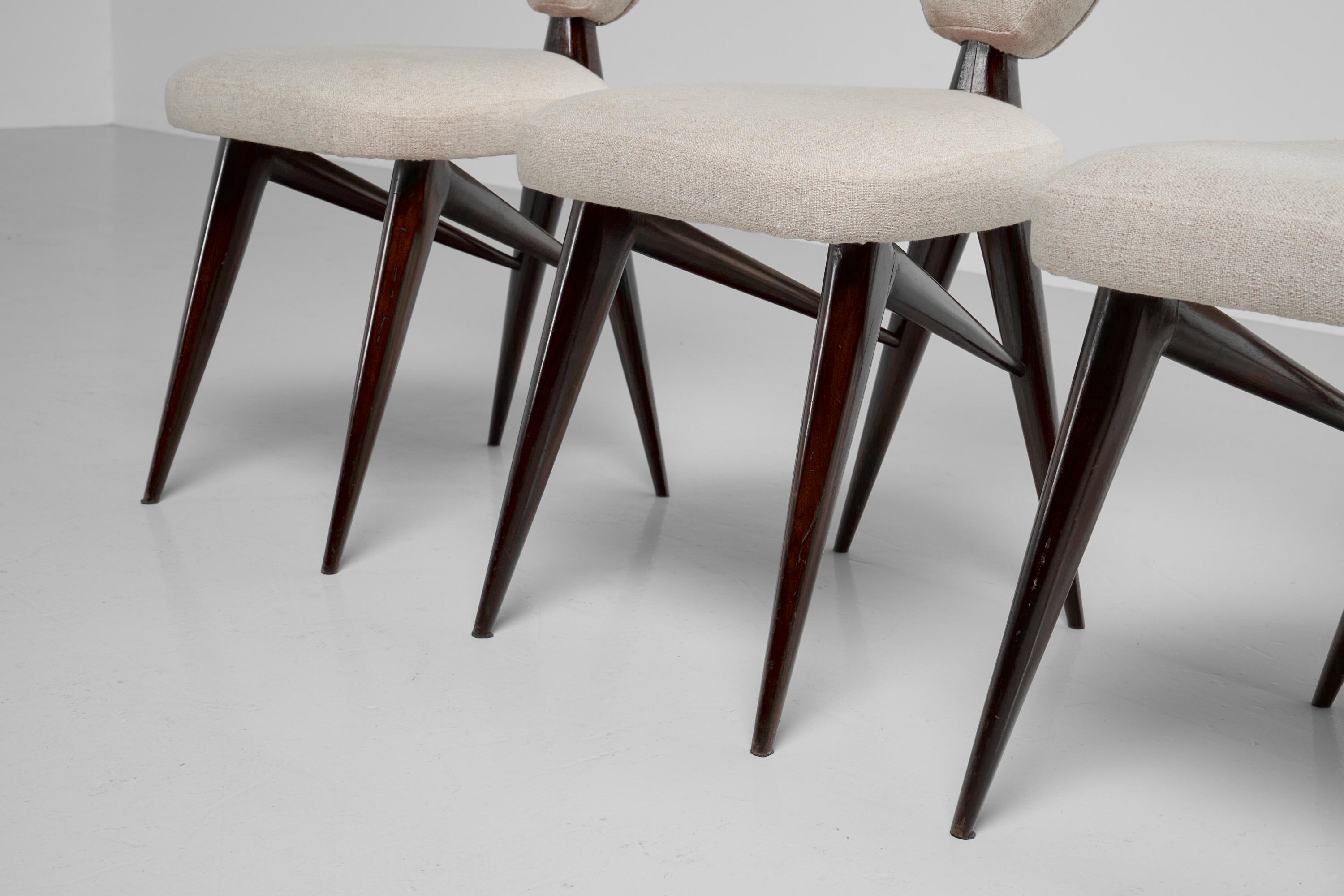 Giuseppe Scapinelli dinner chairs with spine feet Brazil 1950 For Sale 1