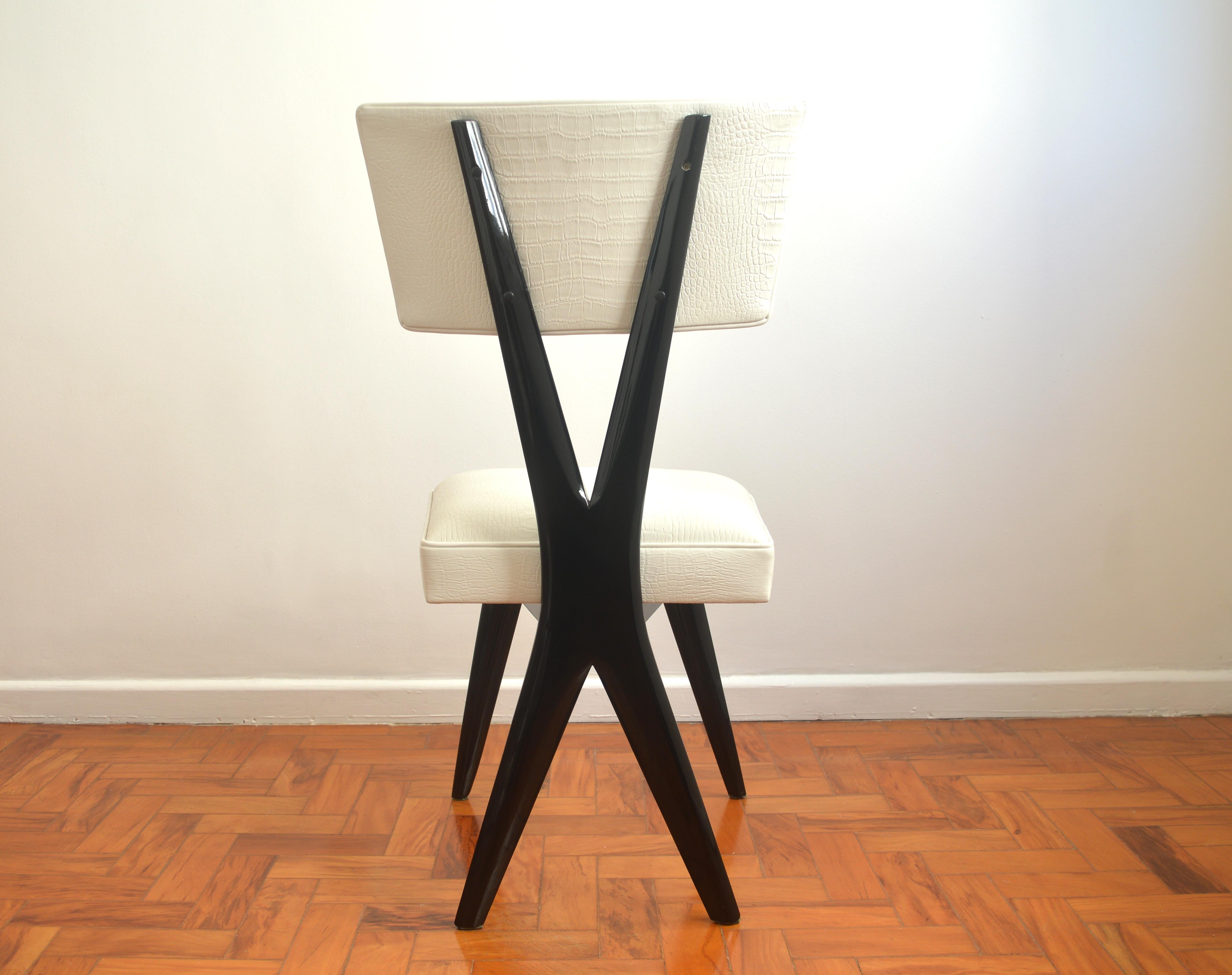 Mid-Century Modern Giuseppe Scapinelli Ebonized Dining Chair Made in the 1950's For Sale