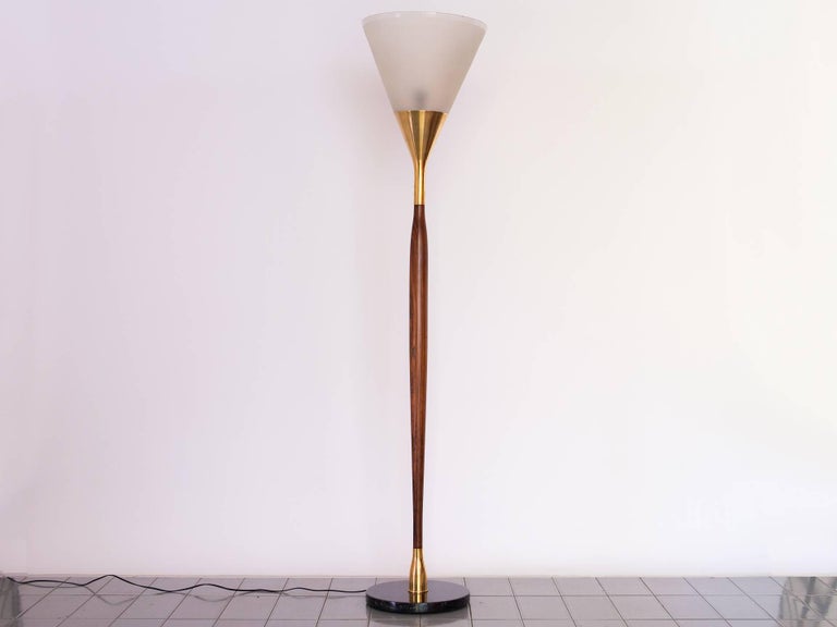 Monumental floor lamp designed by Giuseppe Scapinelli and produced by Dominici in São Paulo, Brazil, 1950s.

Only the best materials available were used, and Mr. Scapinelli did a great job in mixing crystal, Brazilian rosewood, brass and black
