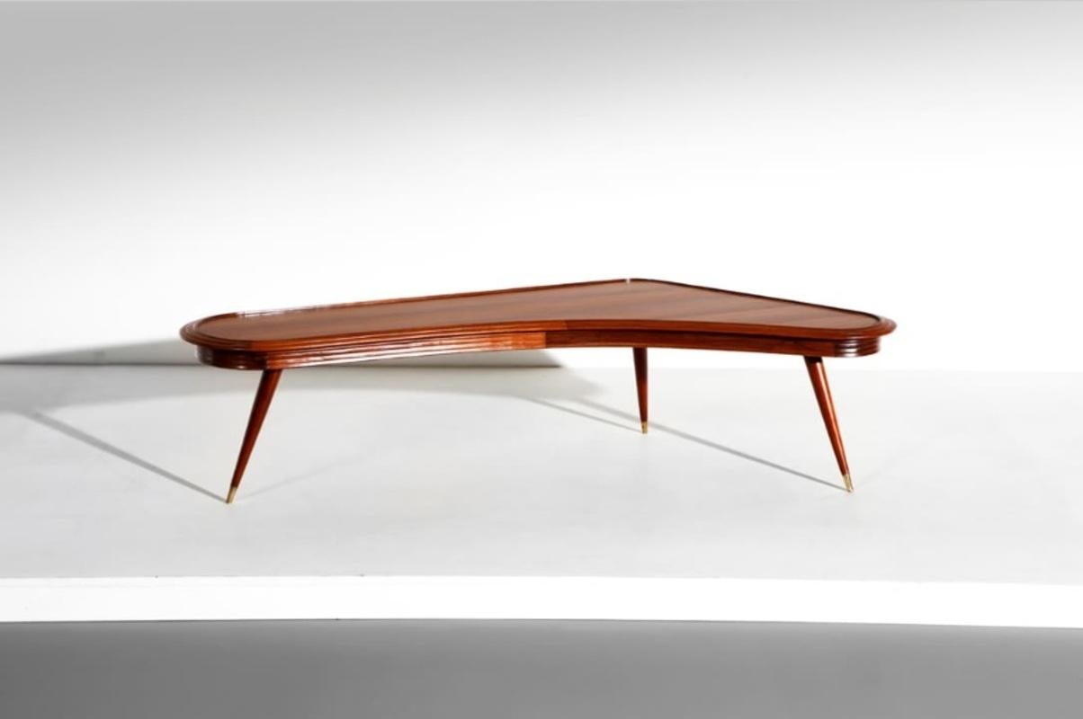 Low Table in Amazionian walnut wood, designed by Josè Scapinellli, Brazilian manufacture 1950s

Dimensions: 170 x 44 x 95 cm.

 