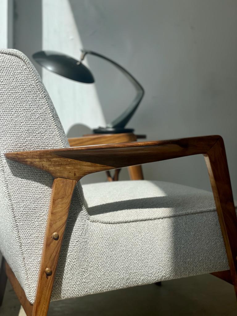Giuseppe Scapinelli. Modernes Sesselpaar aus Caviúna-Holz aus der Jahrhundertmitte im Angebot 5